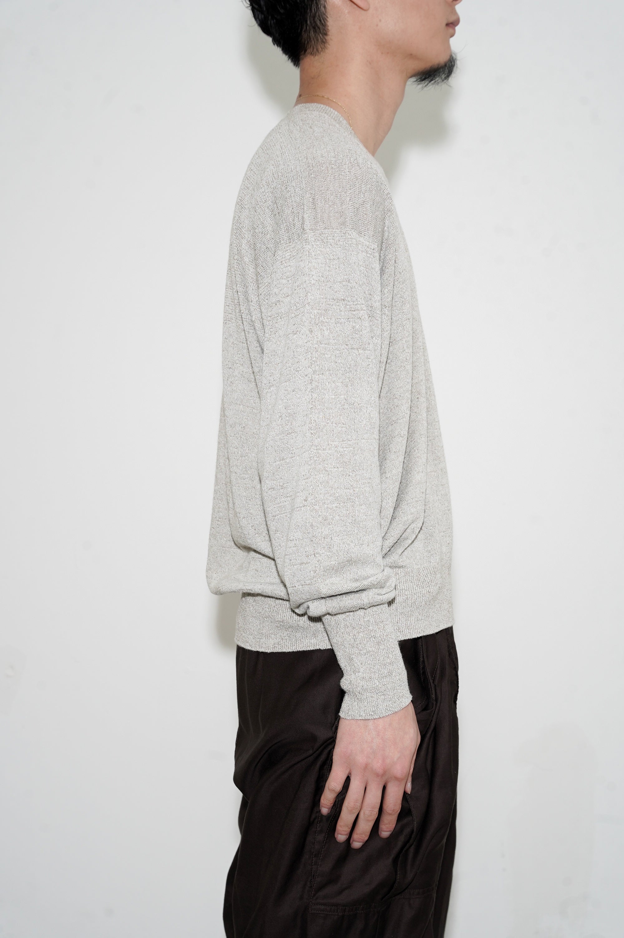Olde H & Daughter "LINEN SILK PLAIN STITCH V NECK" [WHITE SAND]