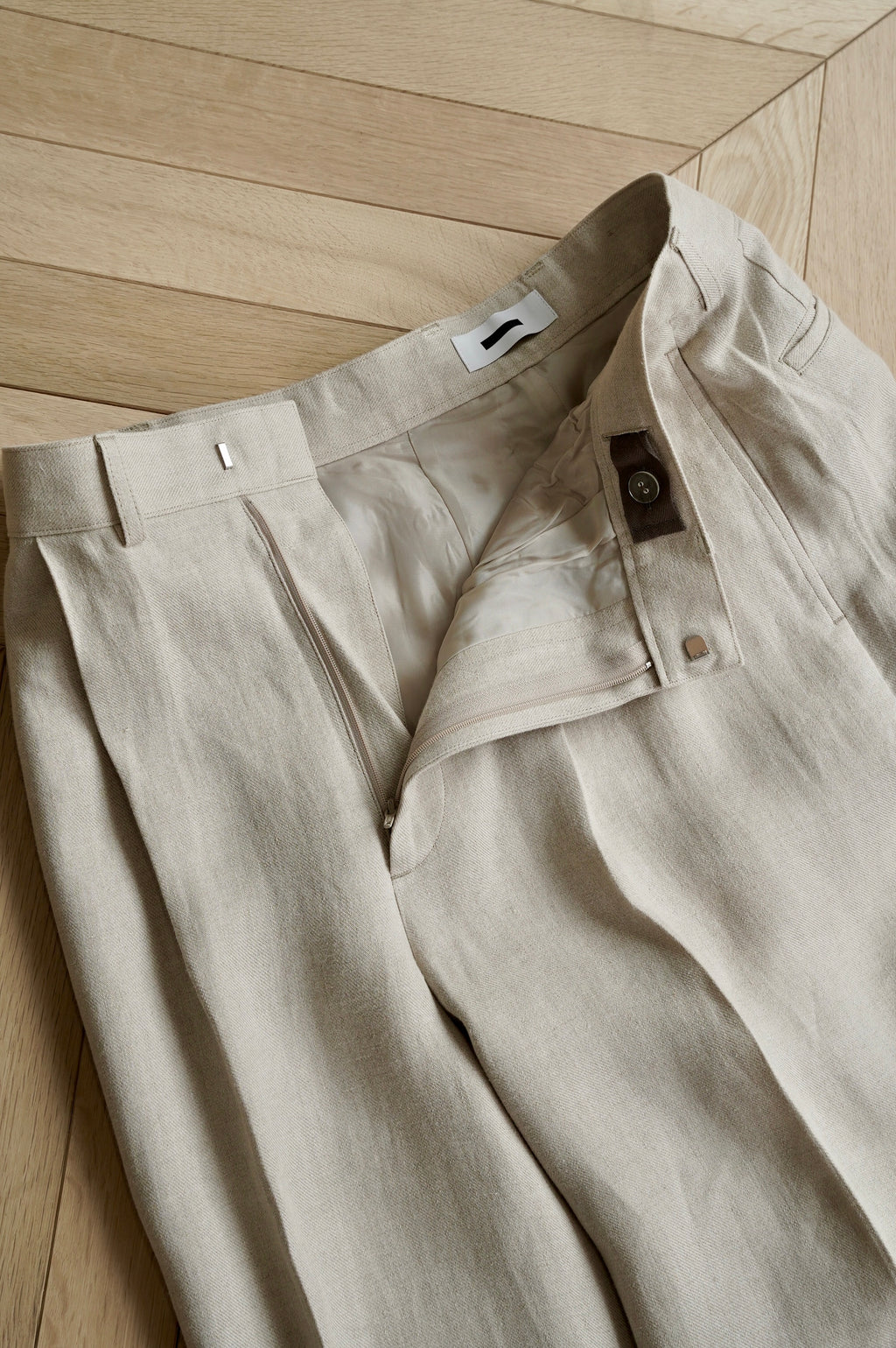 REVERBERATE "TACKED TROUSERS" [ECRU]