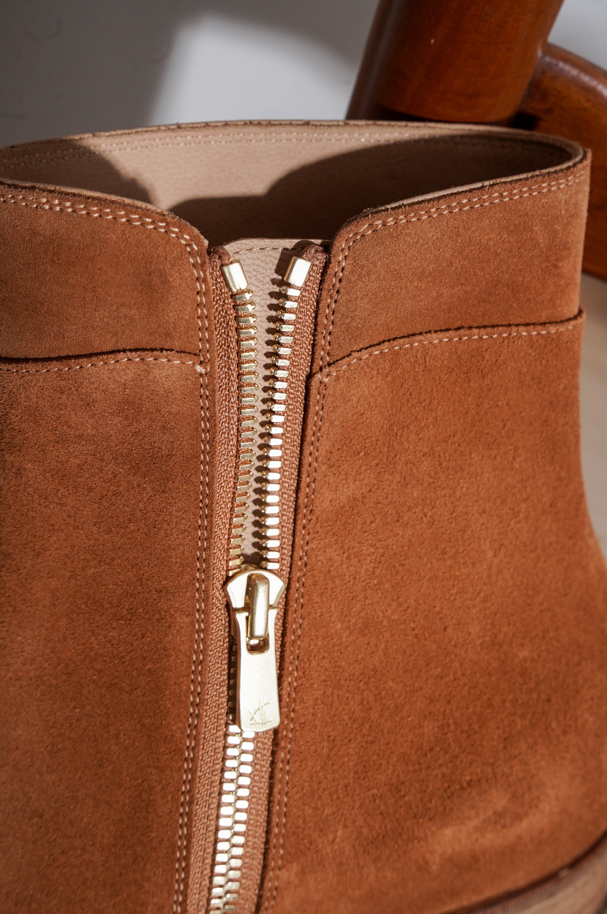 Post Production "Side Zip Boots" [Camel]