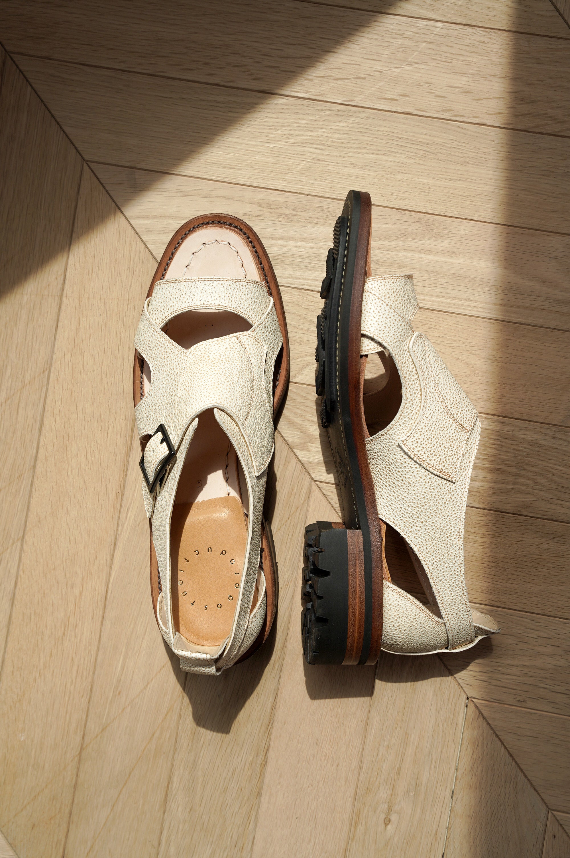 Post Production "Hunt-Sandals" [WHITE]