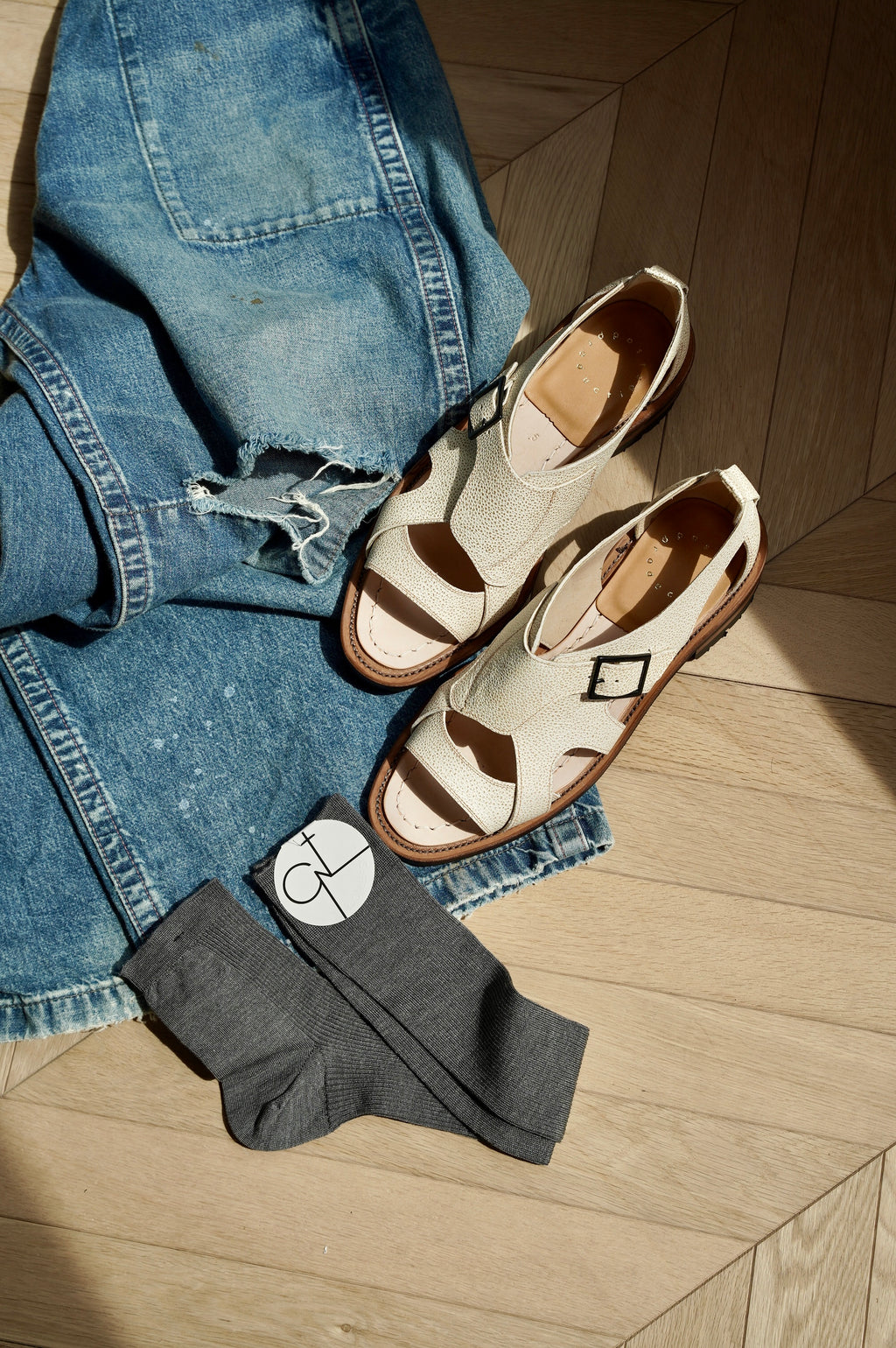 Post Production "Hunt-Sandals" [WHITE]