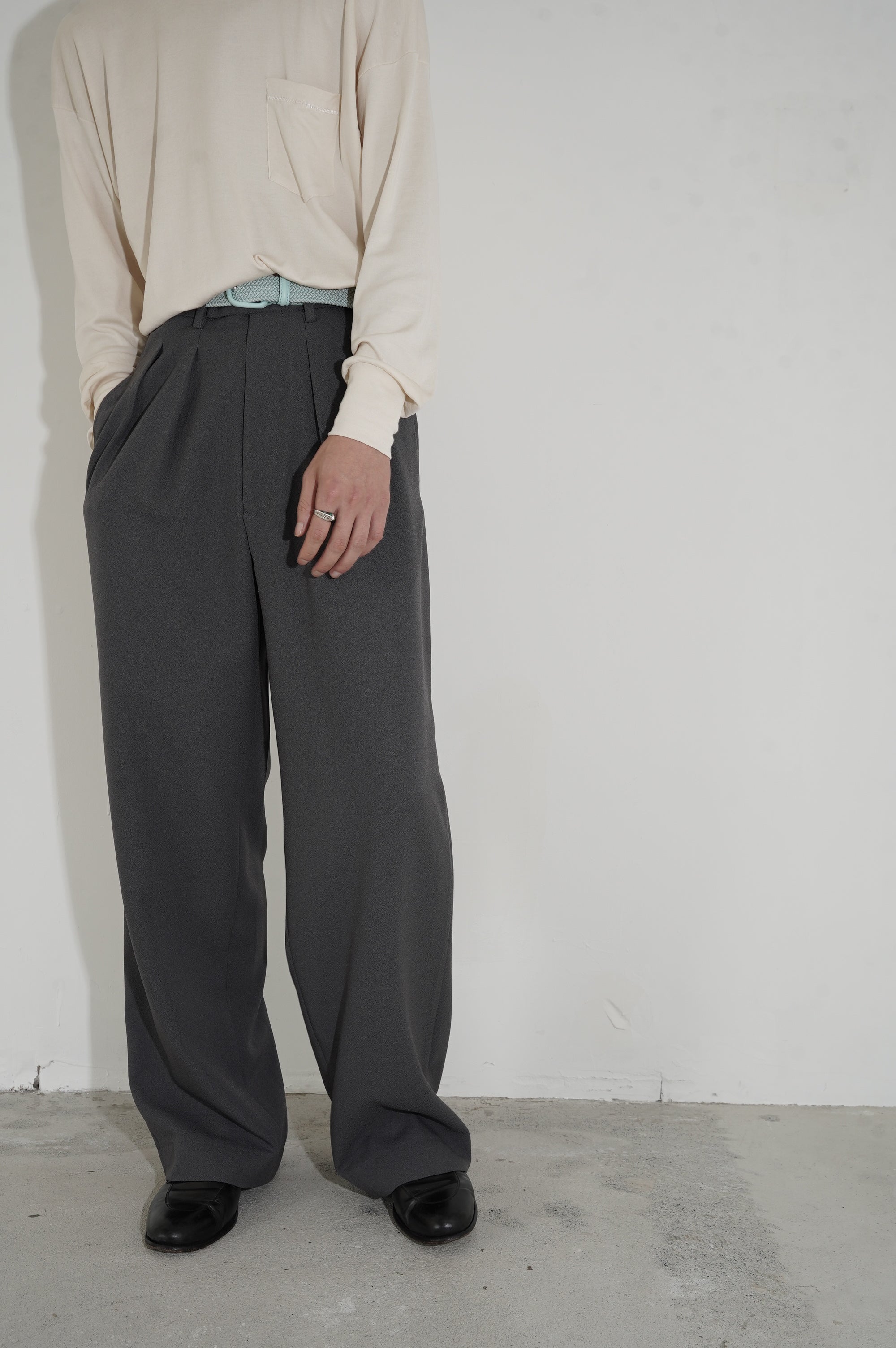 m's braque "TUCKED BAGGY PANTS" ［CHARCOAL］