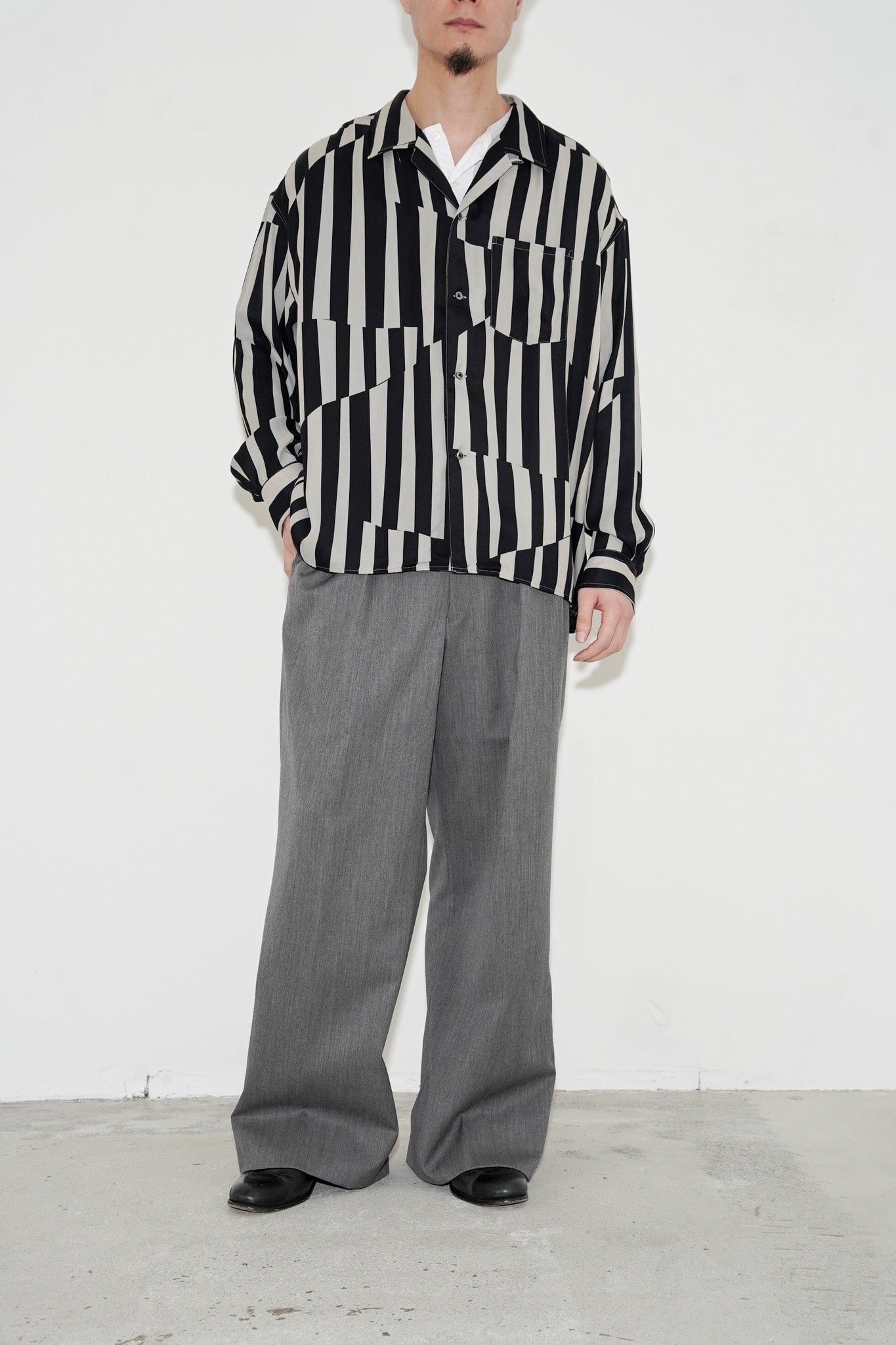 REVERBERATE "OPEN COLLAR SHIRT" [WHITE × BLACK]