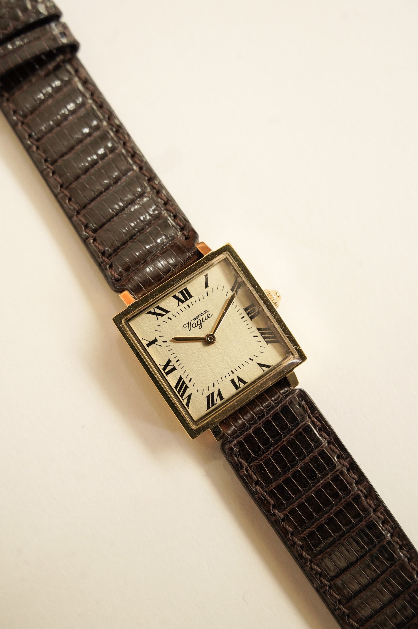 VAGUE WATCH co. Ex "CARRE" [D.BROWN]