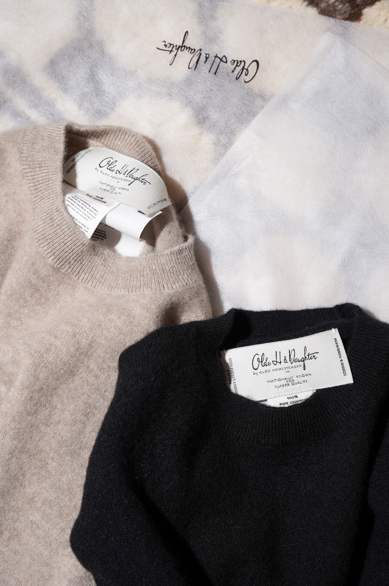 Olde H & Daughter "AGED CASHMERE CREW NECK P/O" [FEATHER]