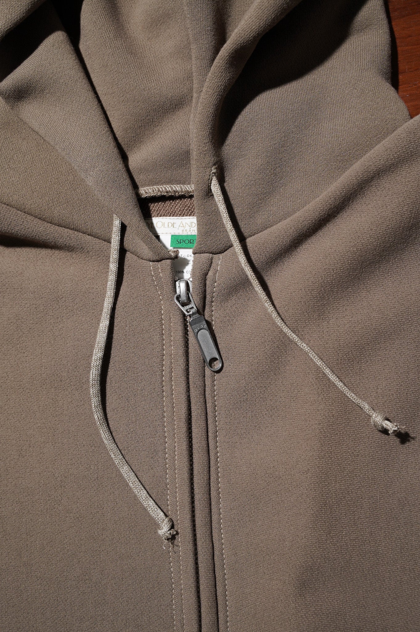 YE OLDE AND NEWMAN "HOODED FULL ZIP TOP" [DARK KHAKI]