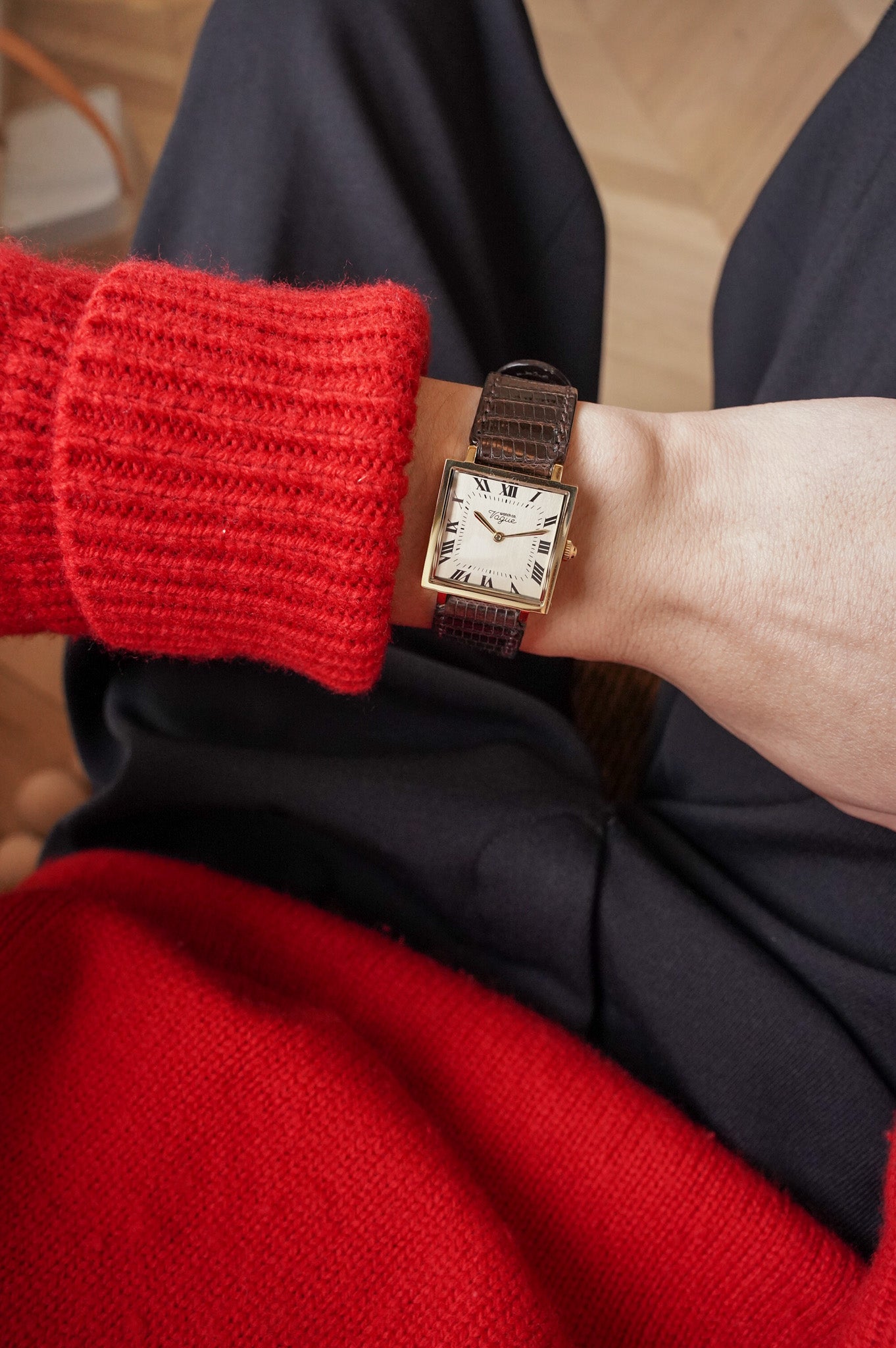 VAGUE WATCH co. Ex "CARRE" [D.BROWN]