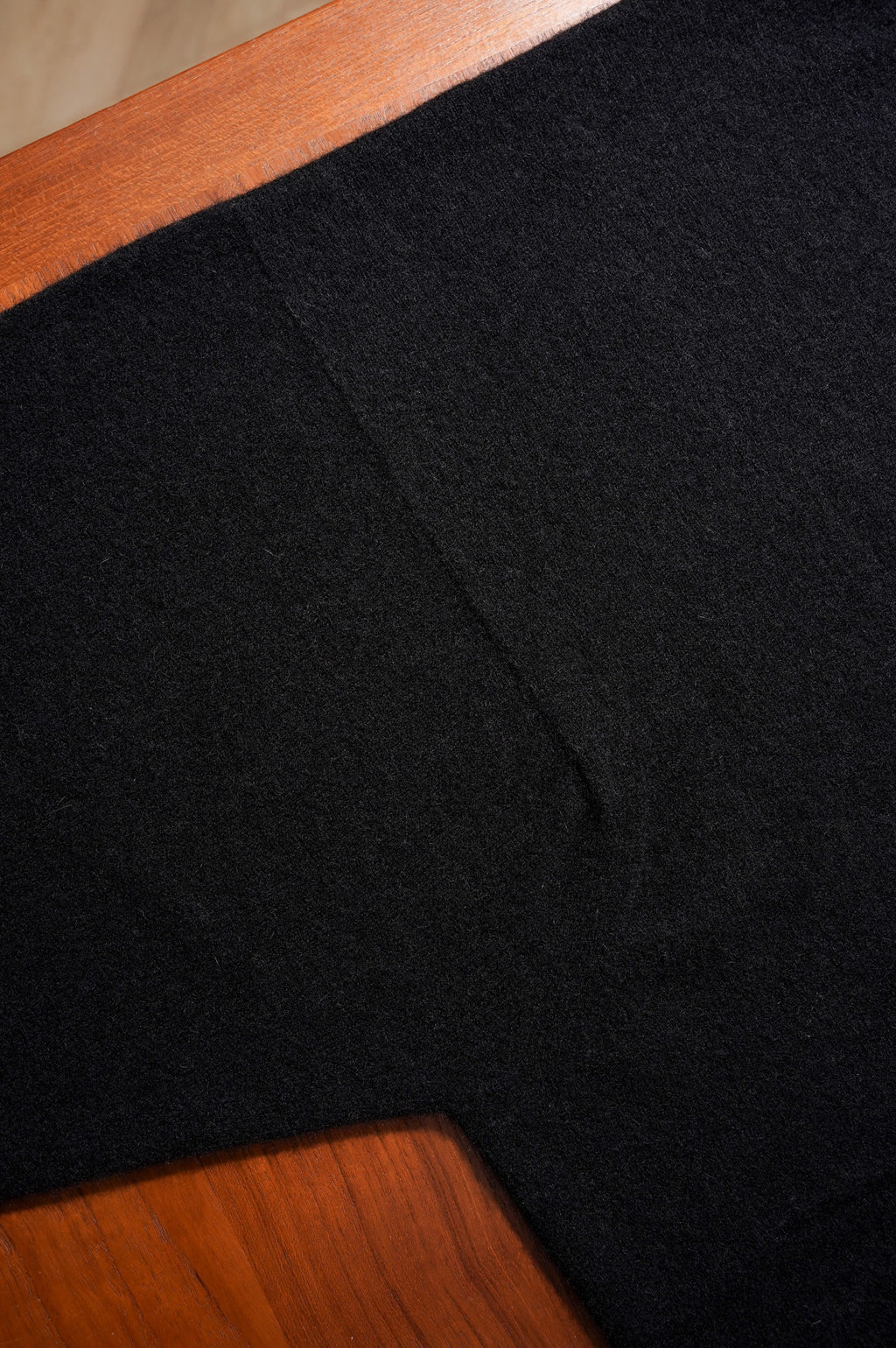 Olde H & Daughter "AGED CASHMERE CREW NECK P/O" [BLACK]