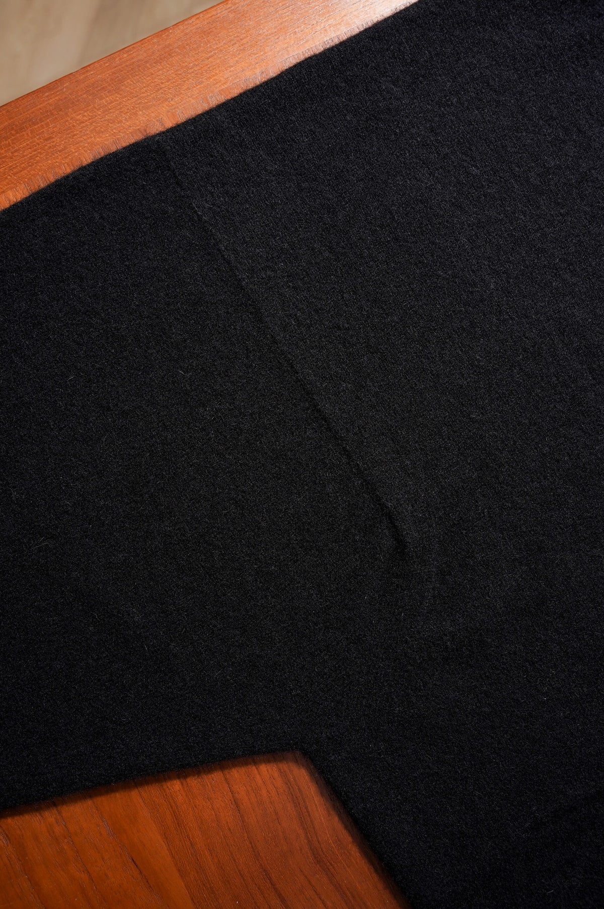 Olde H & Daughter "AGED CASHMERE CREW NECK P/O" [BLACK]
