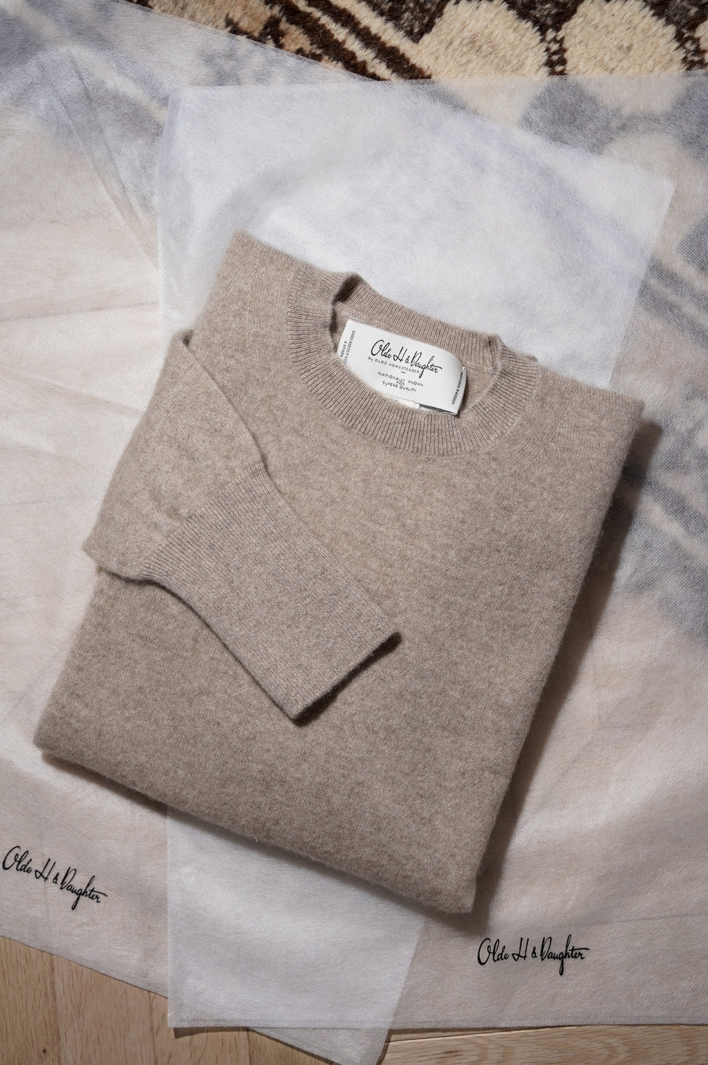 Olde H & Daughter "AGED CASHMERE CREW NECK P/O" [FEATHER]