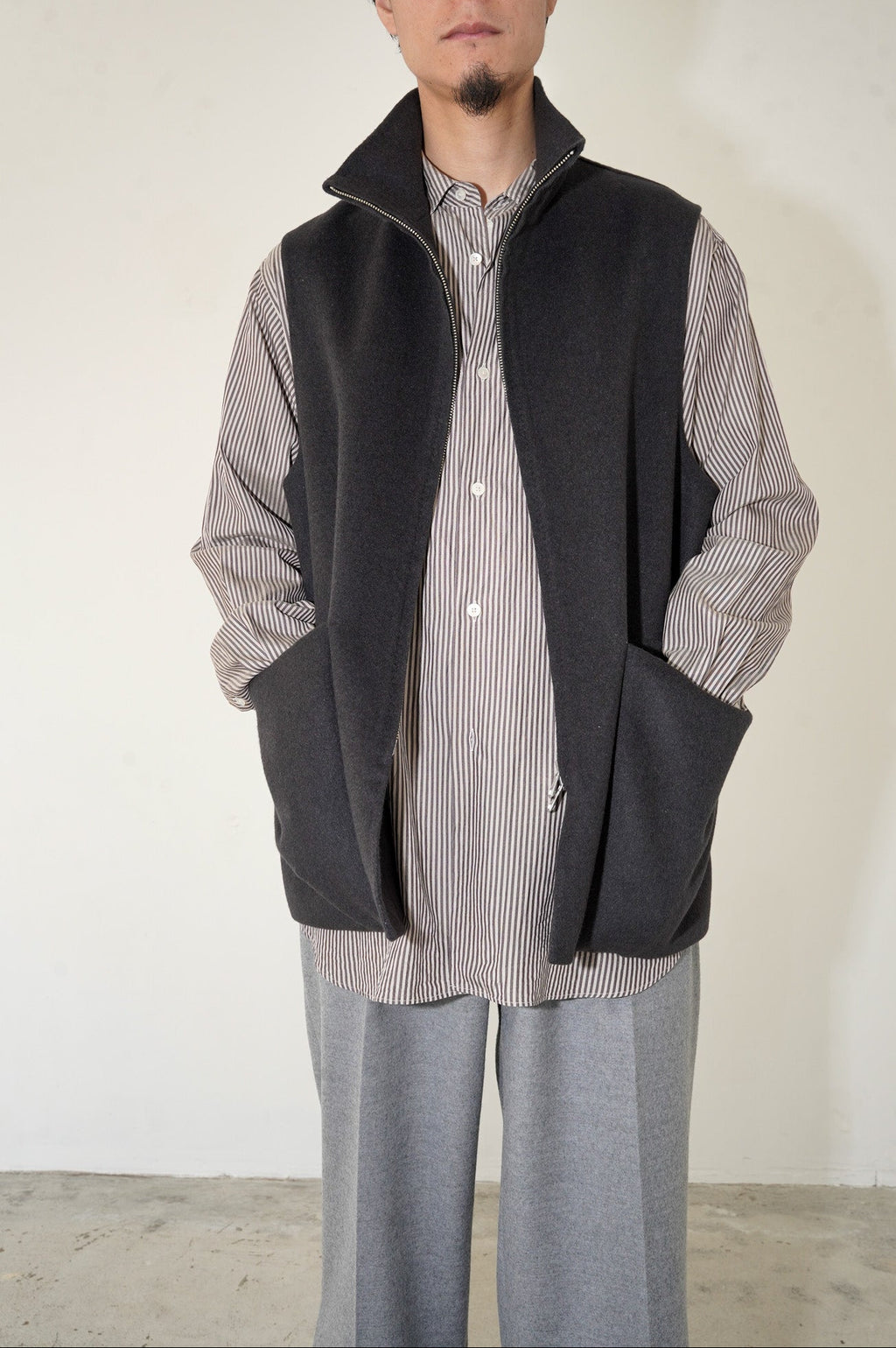 MAATEE&SONS "W Face Zip Vest" [CHARCOAL]