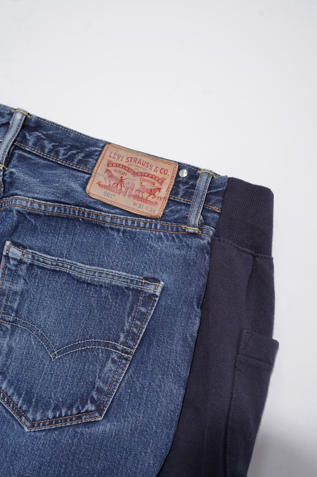 BLESS "over jogging jean basketball"
