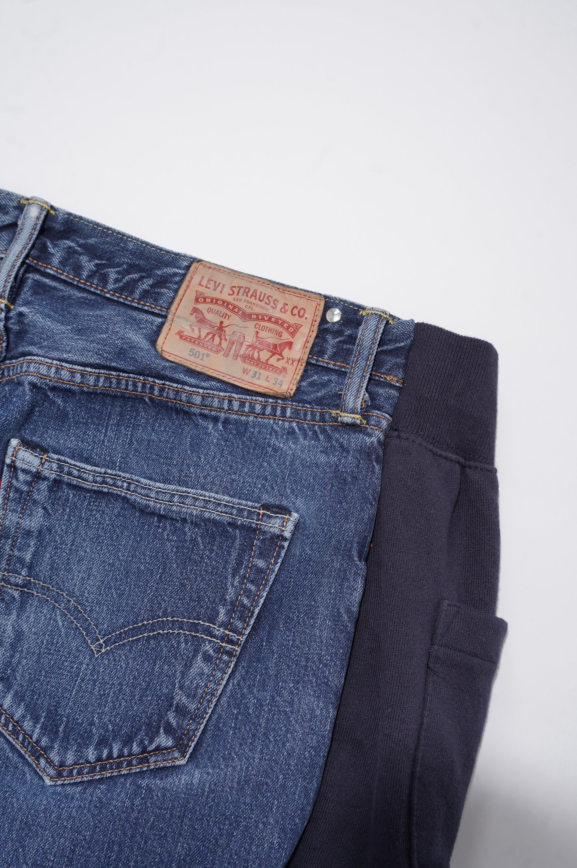 BLESS "over jogging jean basketball"