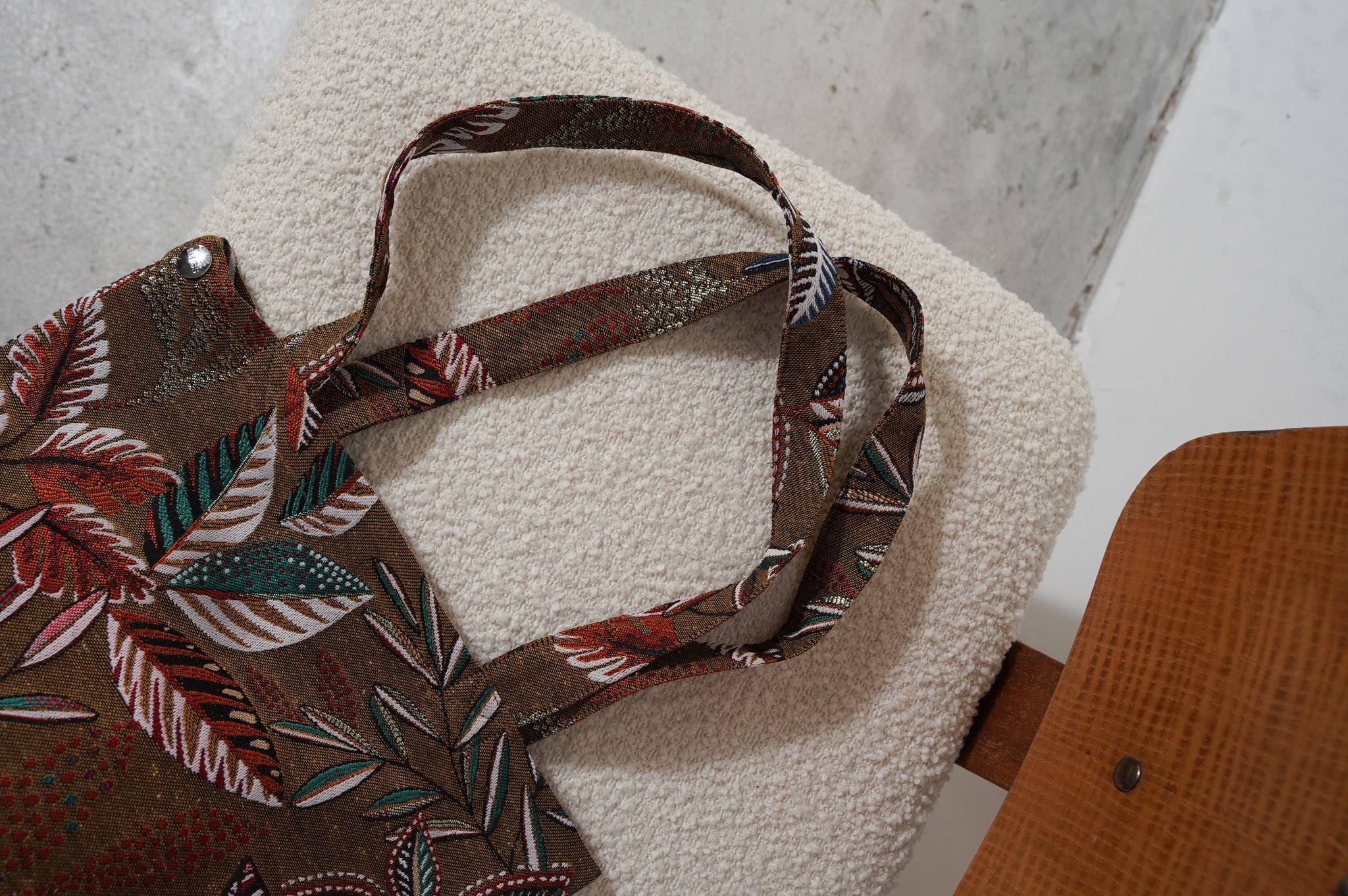 BLESS "GOBELINBAG GOLDEN FLOWER"