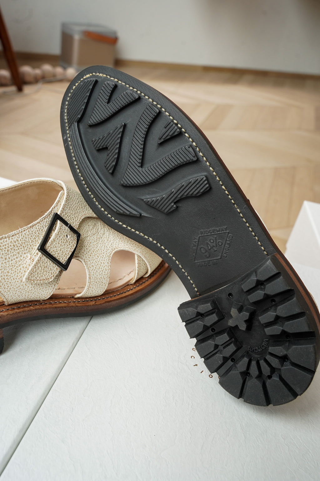 Post Production "Hunt-Sandals" [WHITE]