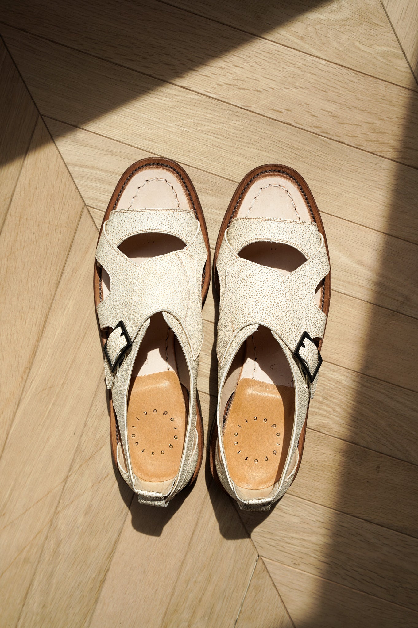 Post Production "Hunt-Sandals" [WHITE]