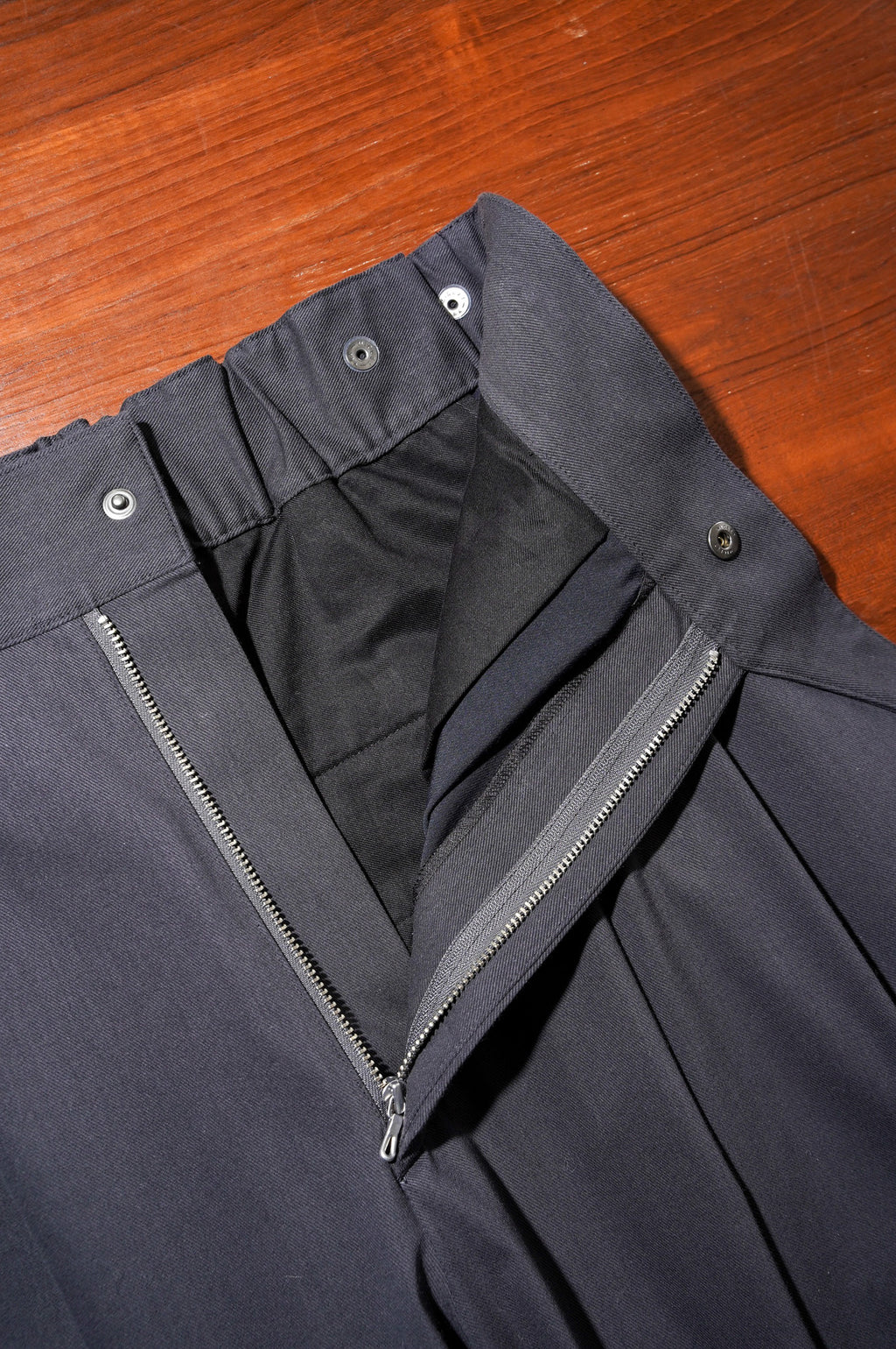 KANEMASA PHIL. "46G SOLARO GURKHA PANTS" [CHARCOAL BLACK]