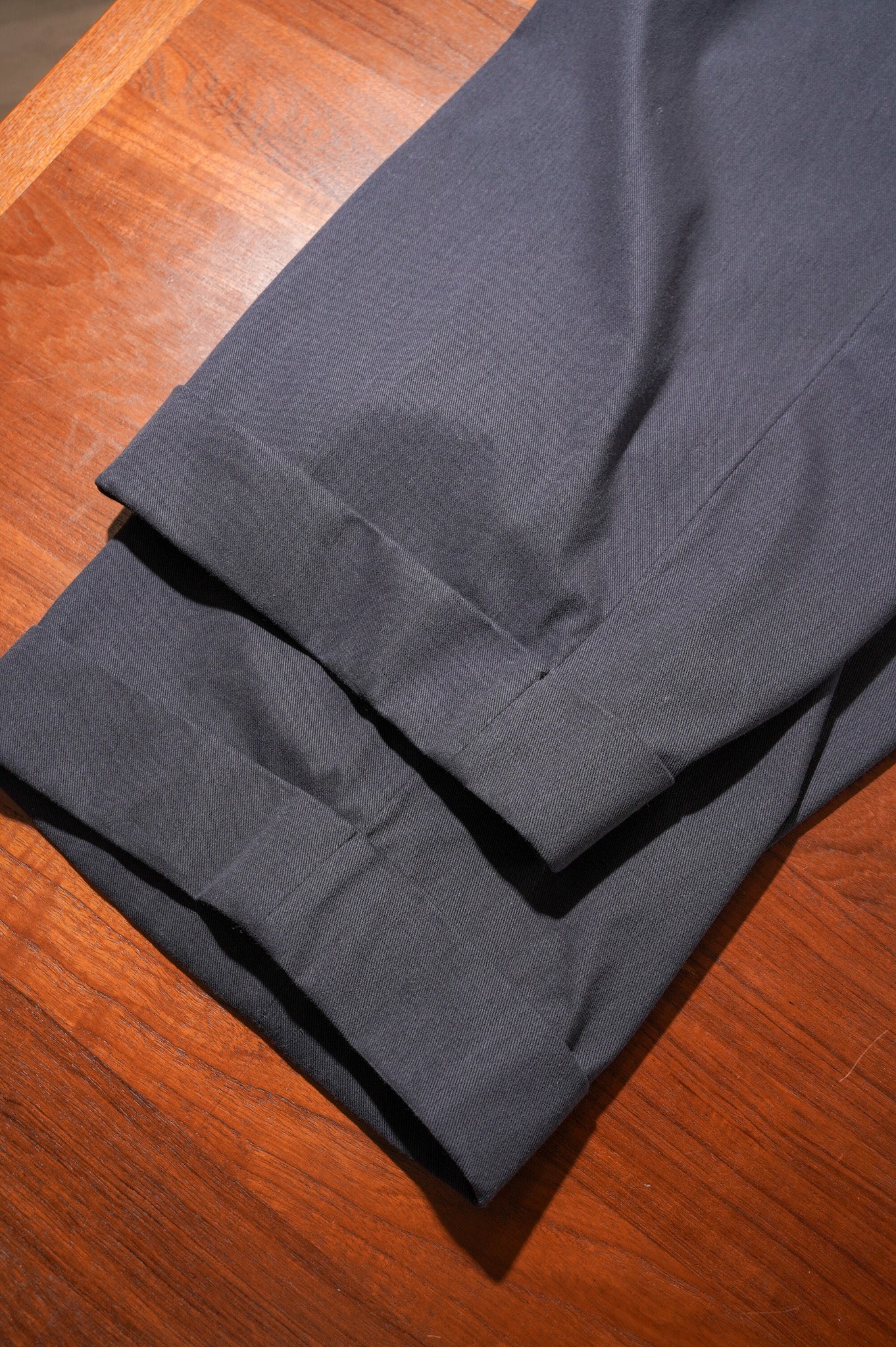 KANEMASA PHIL. "46G SOLARO GURKHA PANTS" [CHARCOAL BLACK]