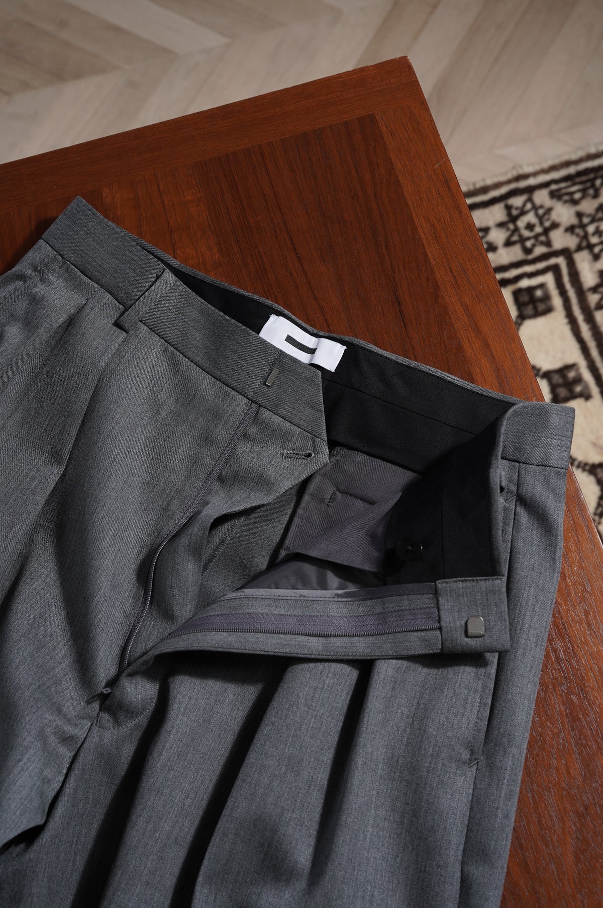 REVERBERATE "SUIT TROUSERS" [GRAY]