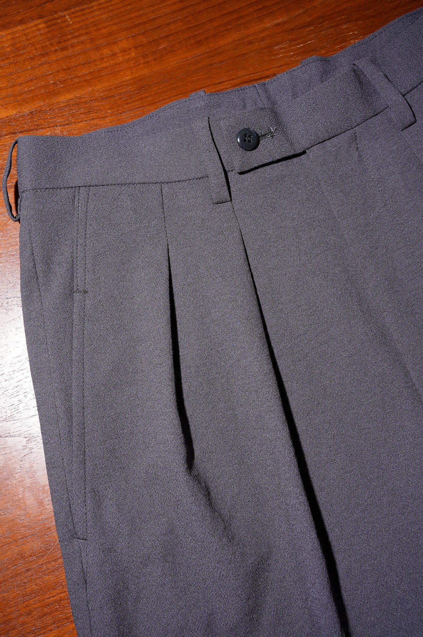 m's braque "TUCKED BAGGY PANTS" [CHARCOAL GRAY]