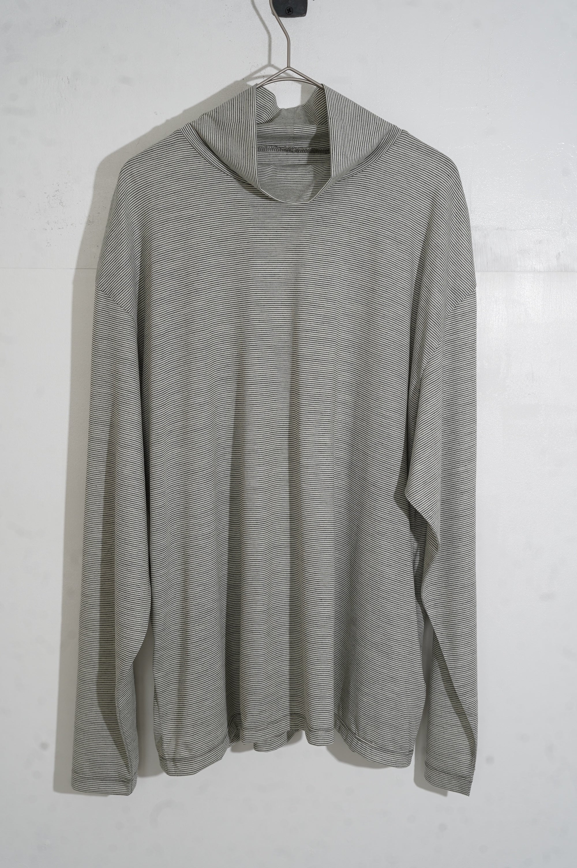 KANEMASA PHIL. "36G WOOL STRIPE TURTLE NECK" ［REGENTS WHITE］