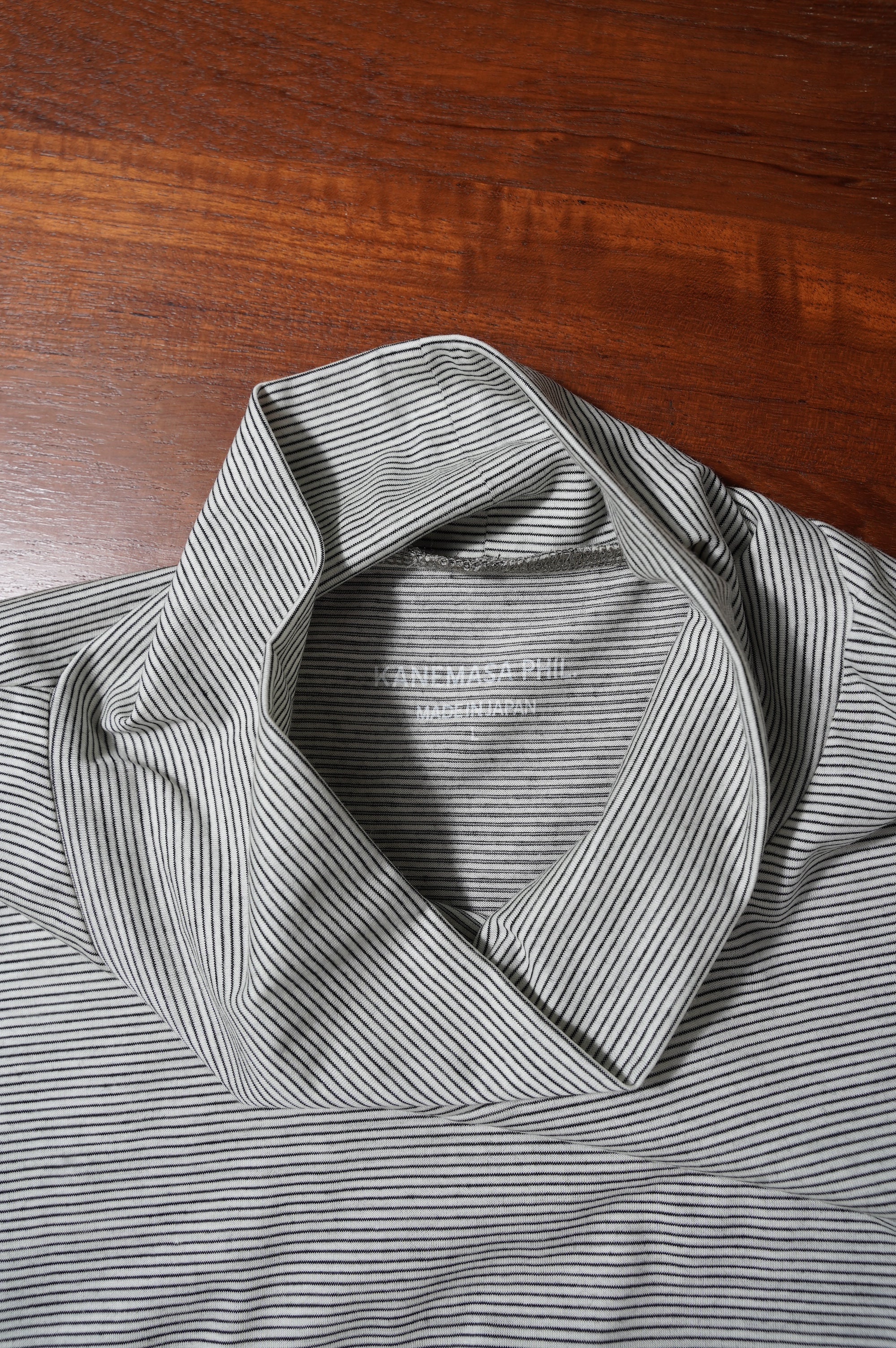 KANEMASA PHIL. "36G WOOL STRIPE TURTLE NECK" ［REGENTS WHITE］