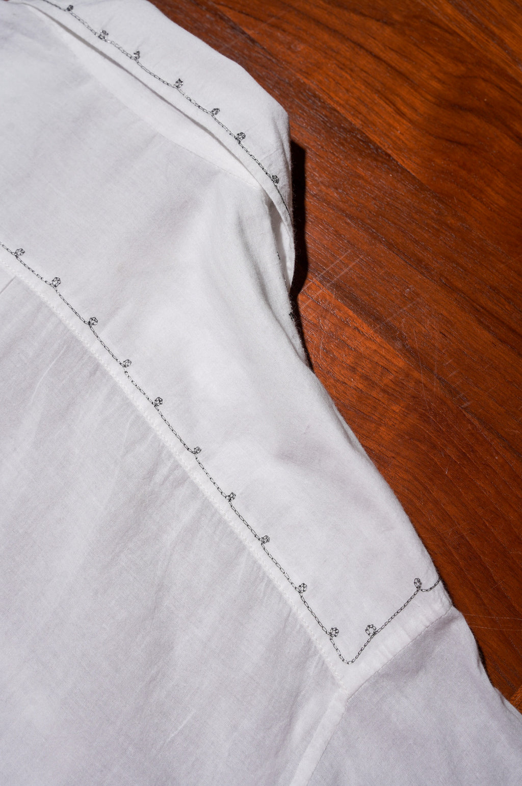 MAATEE&SONS "GUPTA EMBROIDERY" [WHITE]