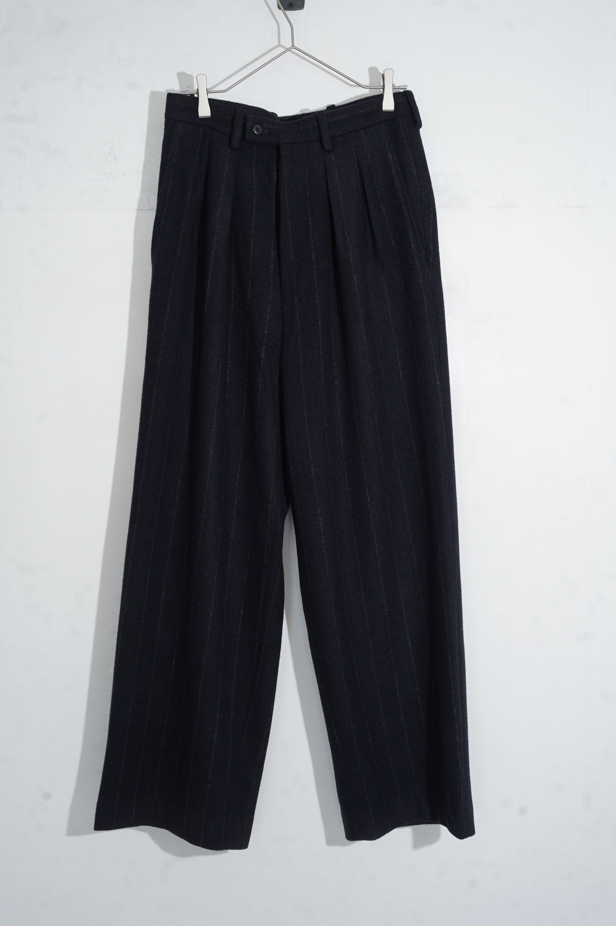 m's braque "TUCKED BAGGY PANTS" ［NAVY CHALK］