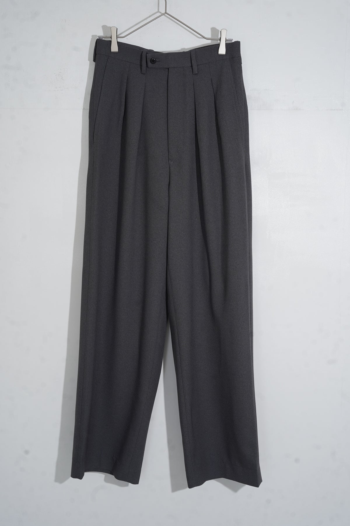 m's braque "TUCKED BAGGY PANTS" ［CHARCOAL］