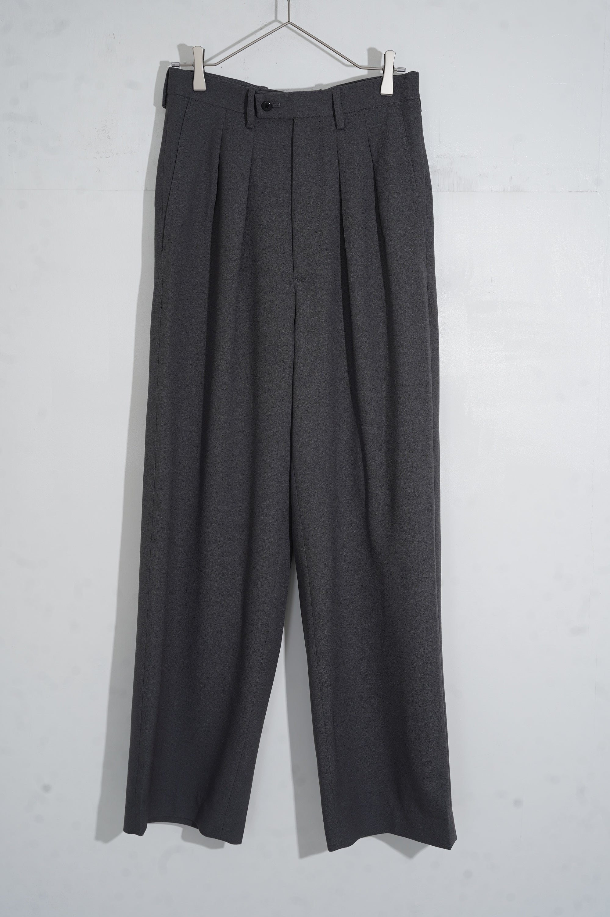 m's braque "TUCKED BAGGY PANTS" ［CHARCOAL］