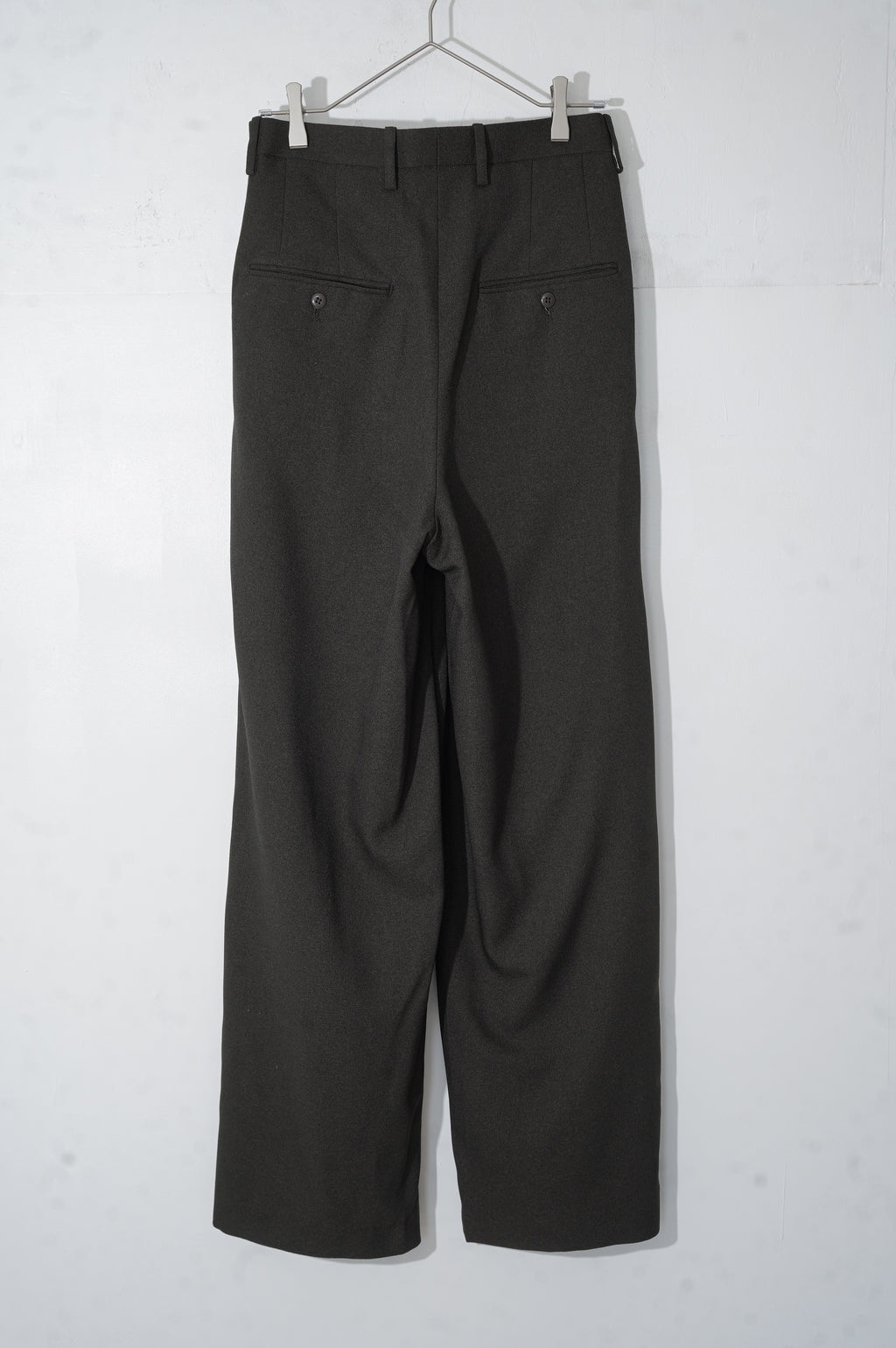m's braque "TUCKED BAGGY PANTS" ［KHAKI］