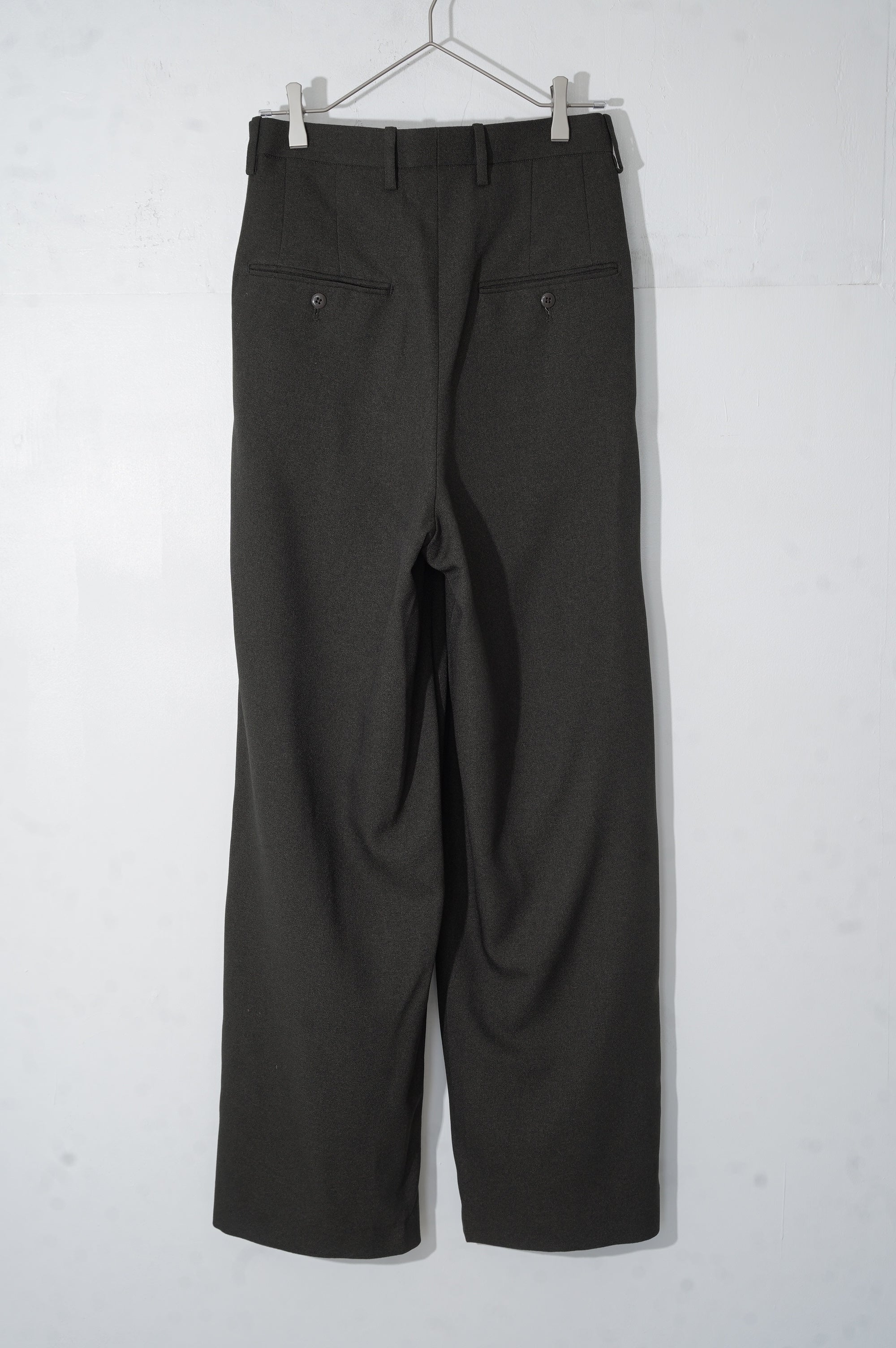 m's braque "TUCKED BAGGY PANTS" ［KHAKI］