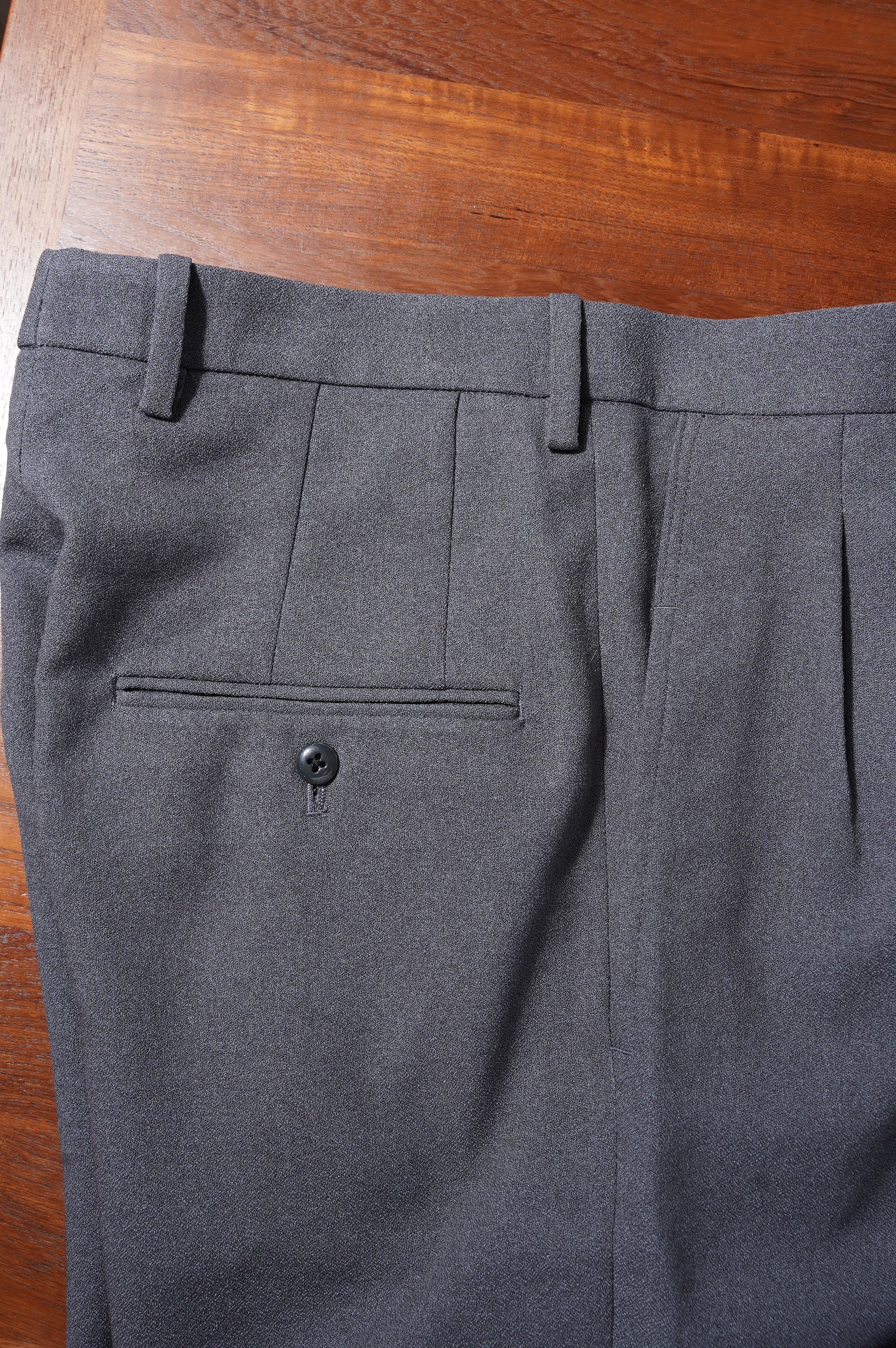 m's braque "TUCKED BAGGY PANTS" ［CHARCOAL］