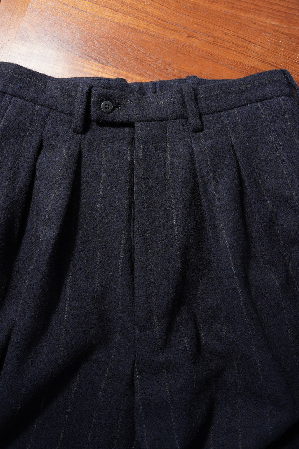 m's braque "TUCKED BAGGY PANTS" ［NAVY CHALK］