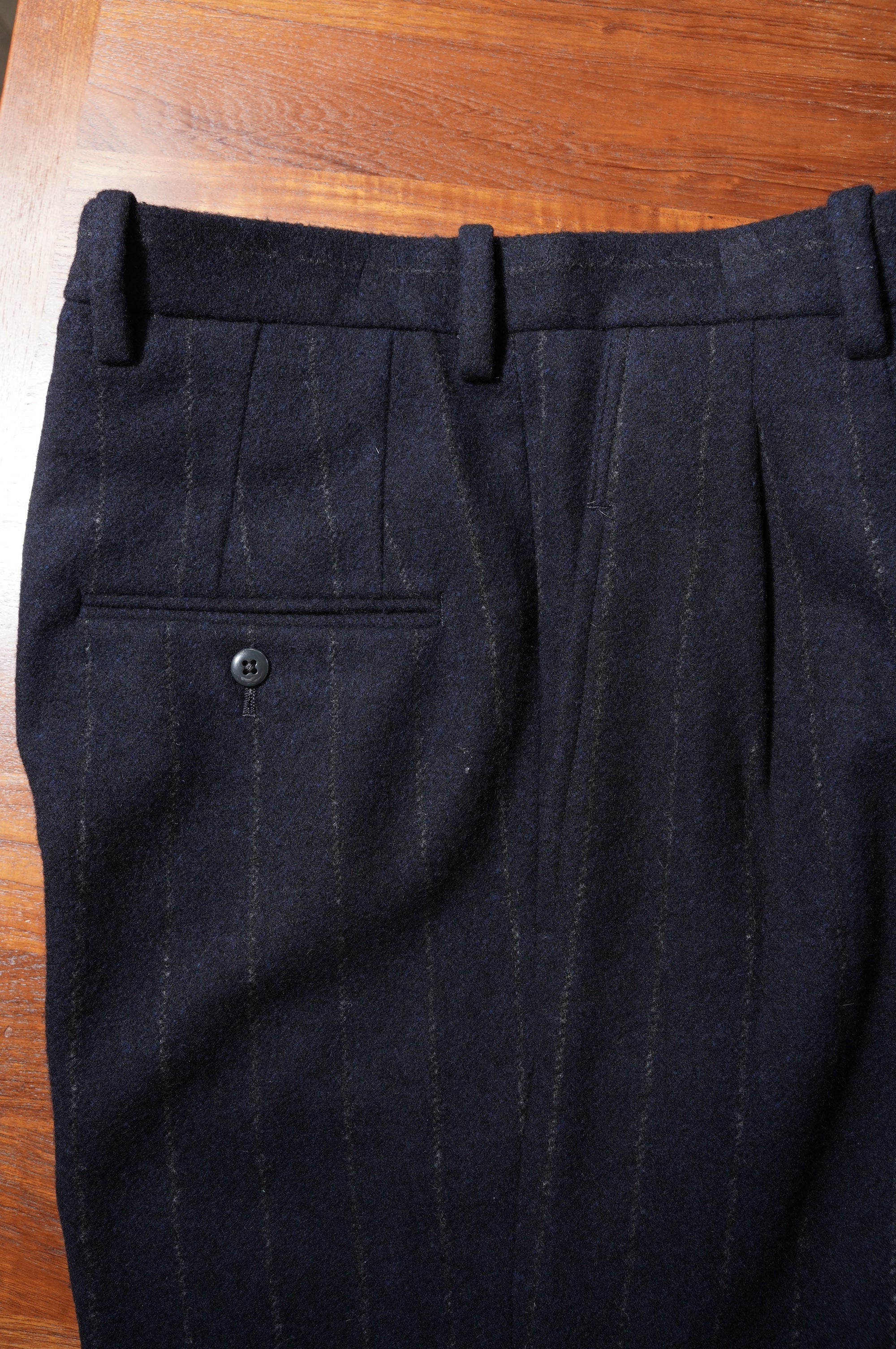 m's braque "TUCKED BAGGY PANTS" ［NAVY CHALK］