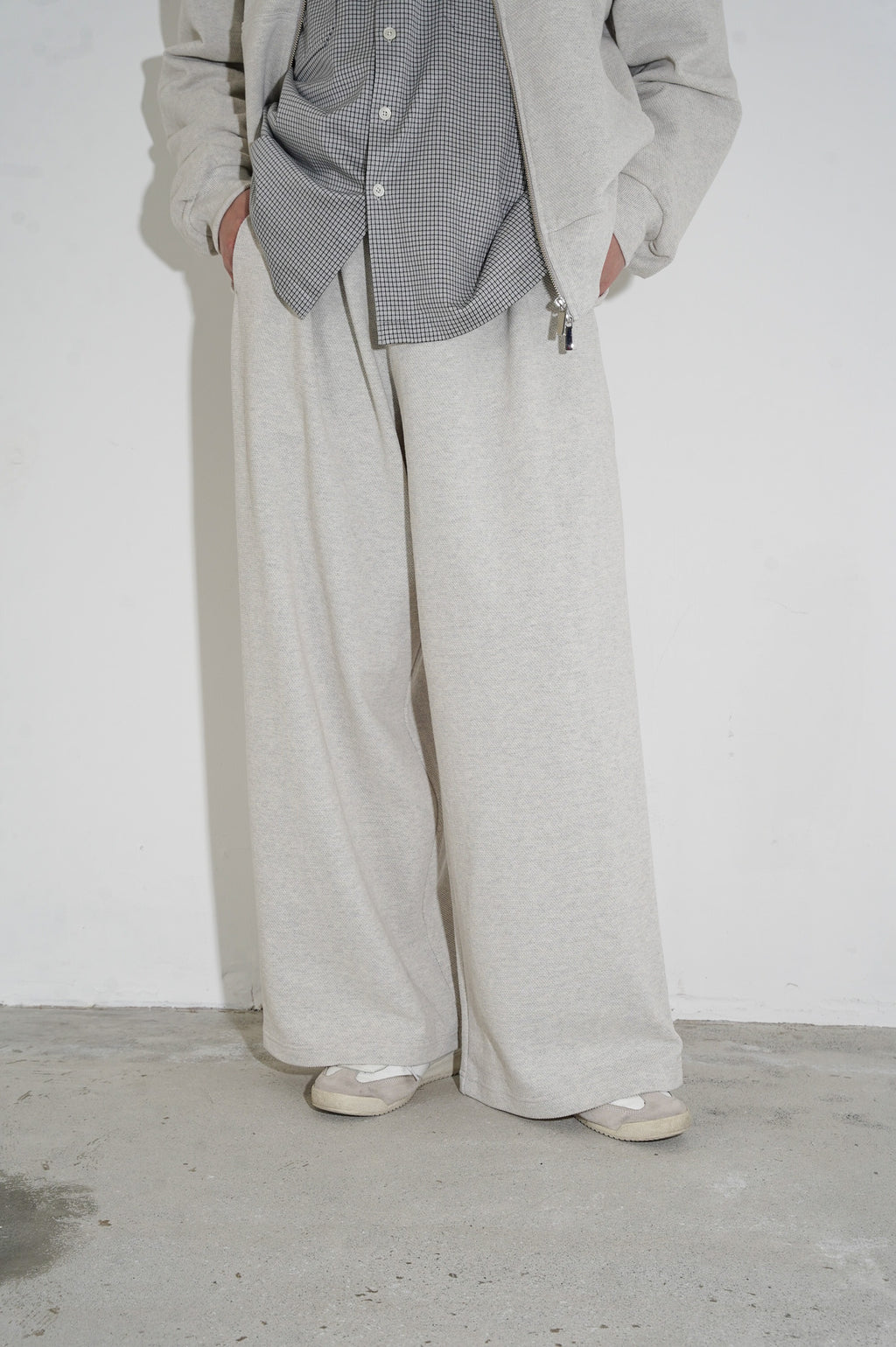 REVERBERATE "TRACK PANTS" [OATMEAL]