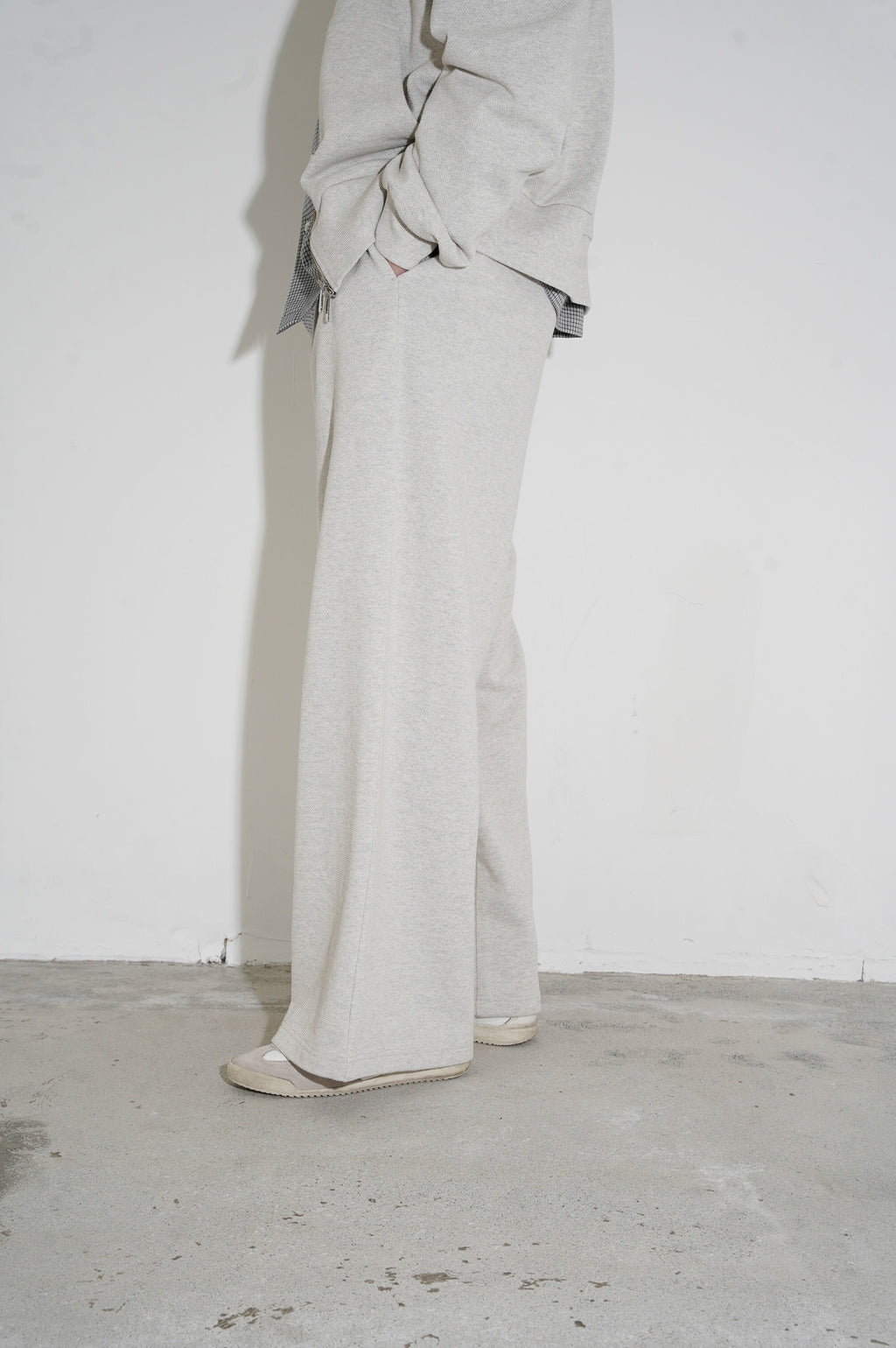 REVERBERATE "TRACK PANTS" [OATMEAL]