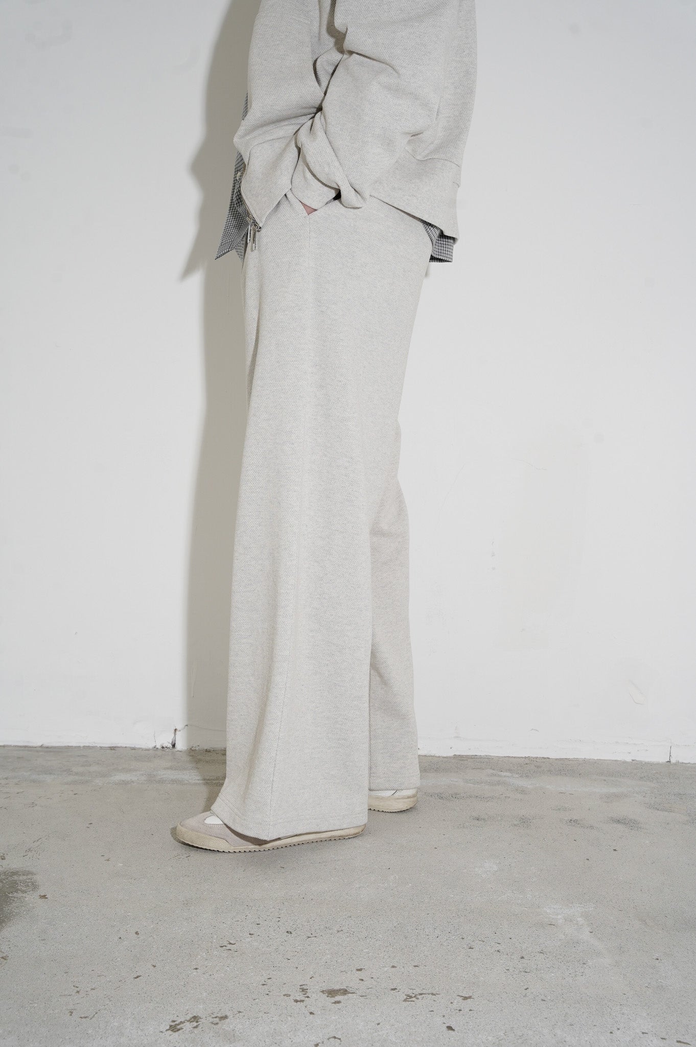 REVERBERATE "TRACK PANTS" [OATMEAL]