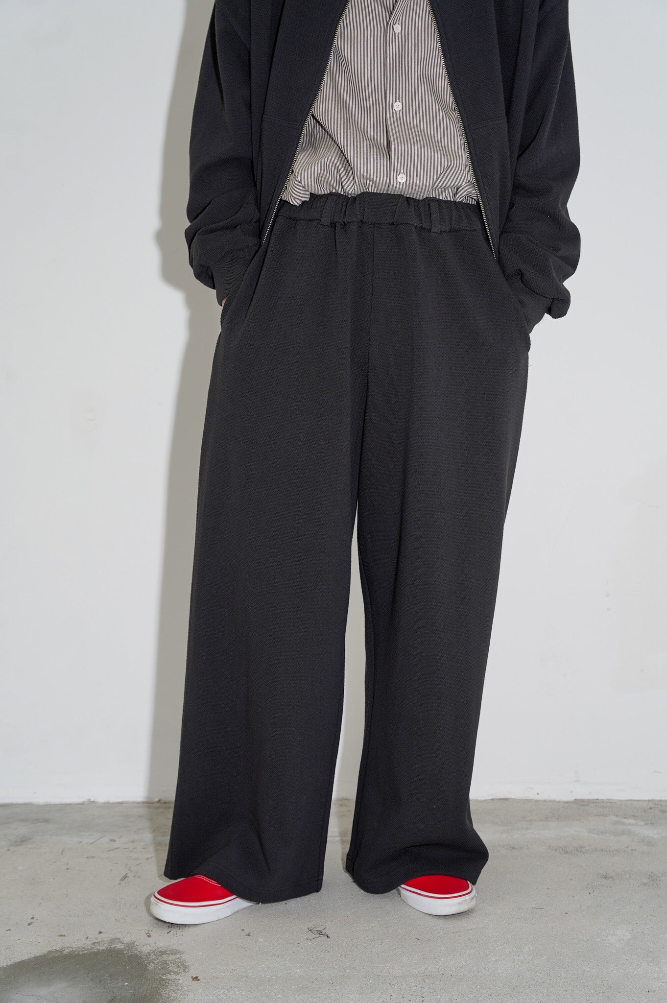 REVERBERATE "TRACK PANTS" [BLACK]