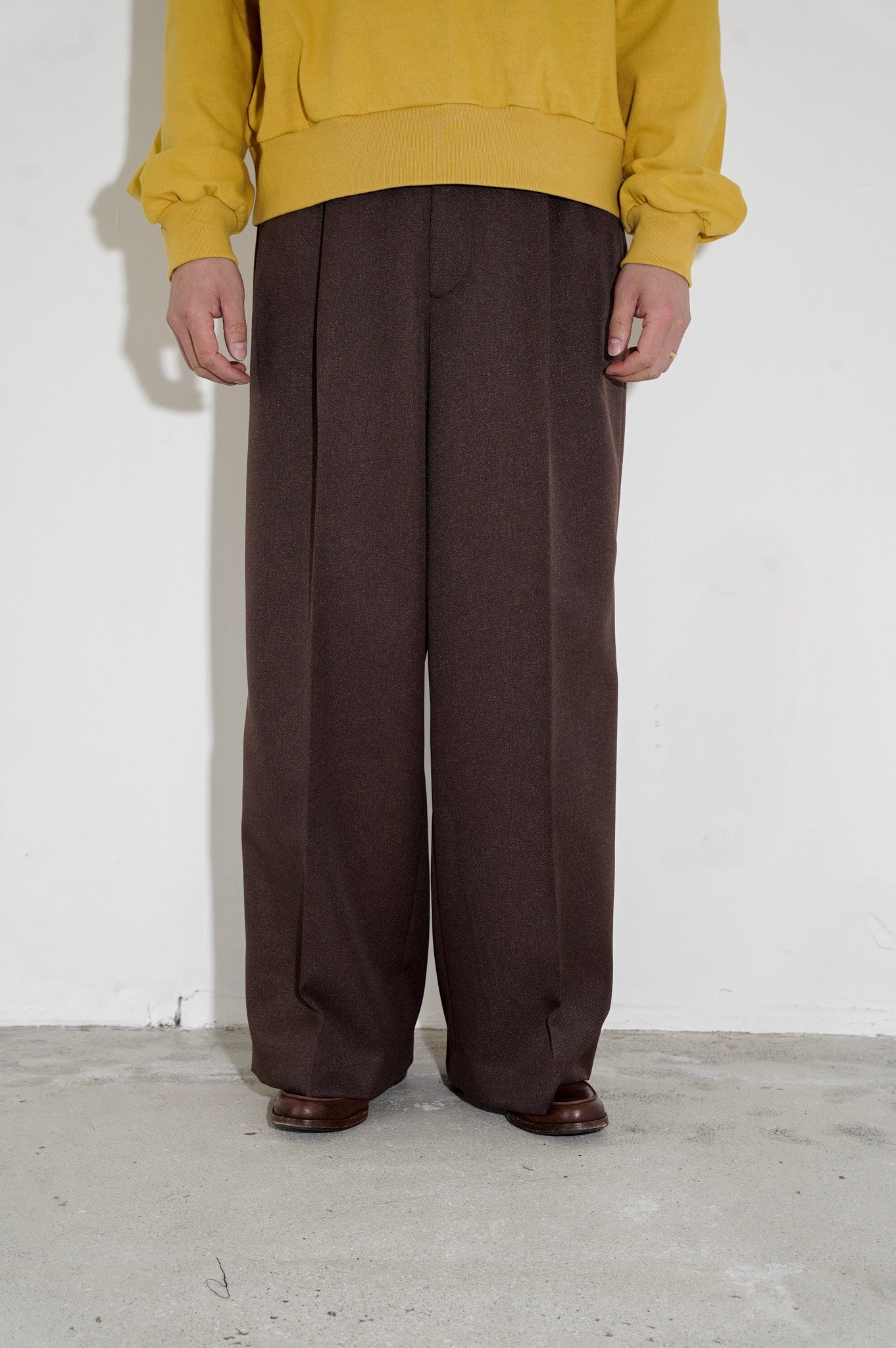 REVERBERATE "TACKED TROUSERS" [BROWN]