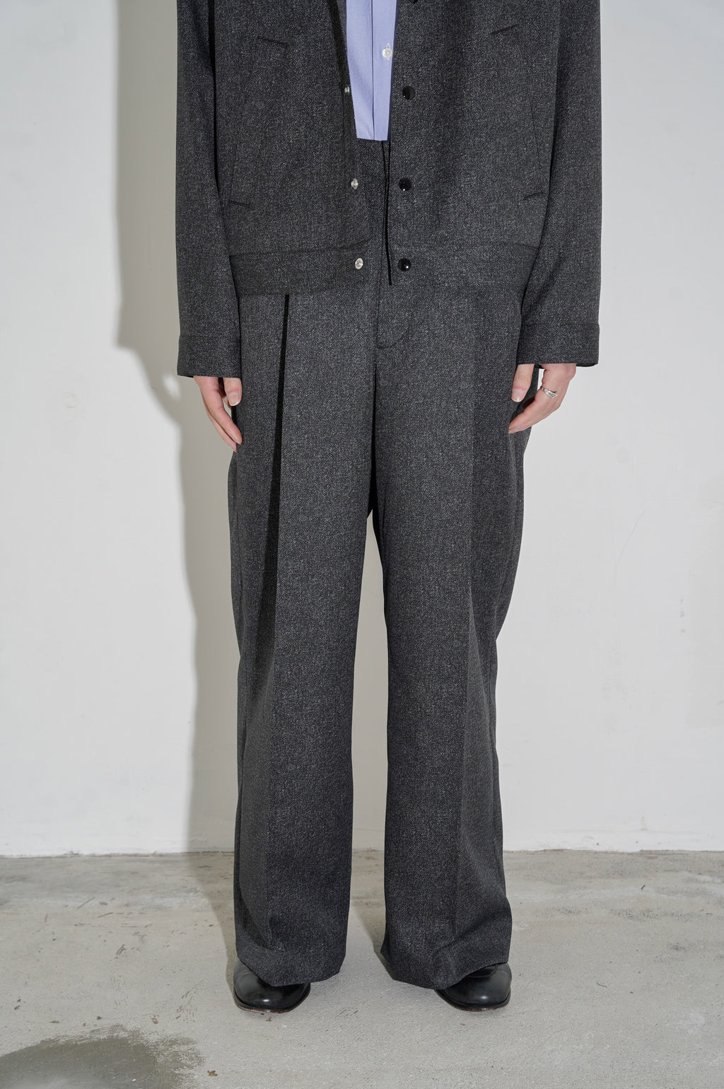REVERBERATE "TACKED TROUSERS" [BLACK]