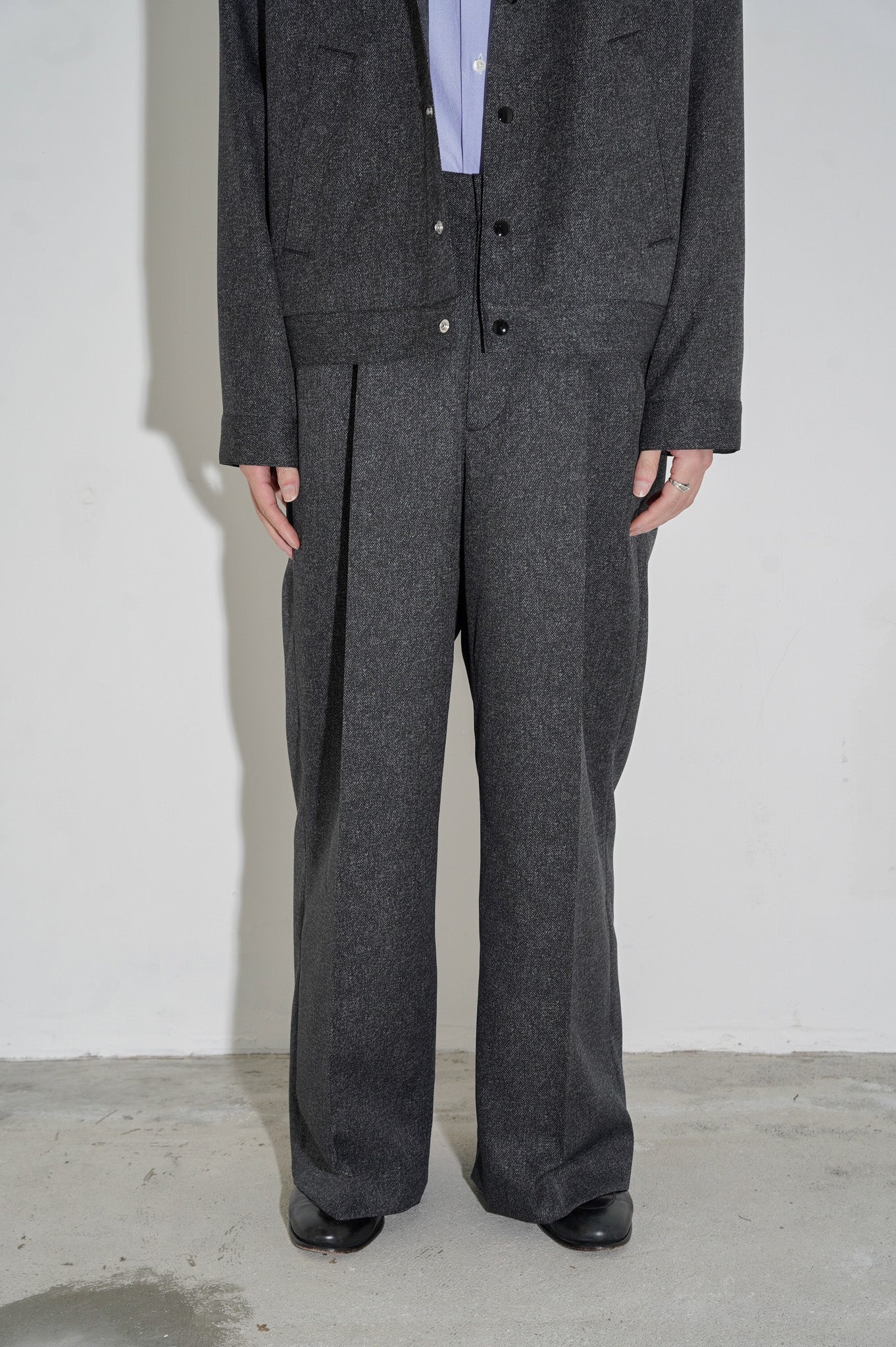 REVERBERATE "TACKED TROUSERS" [BLACK]