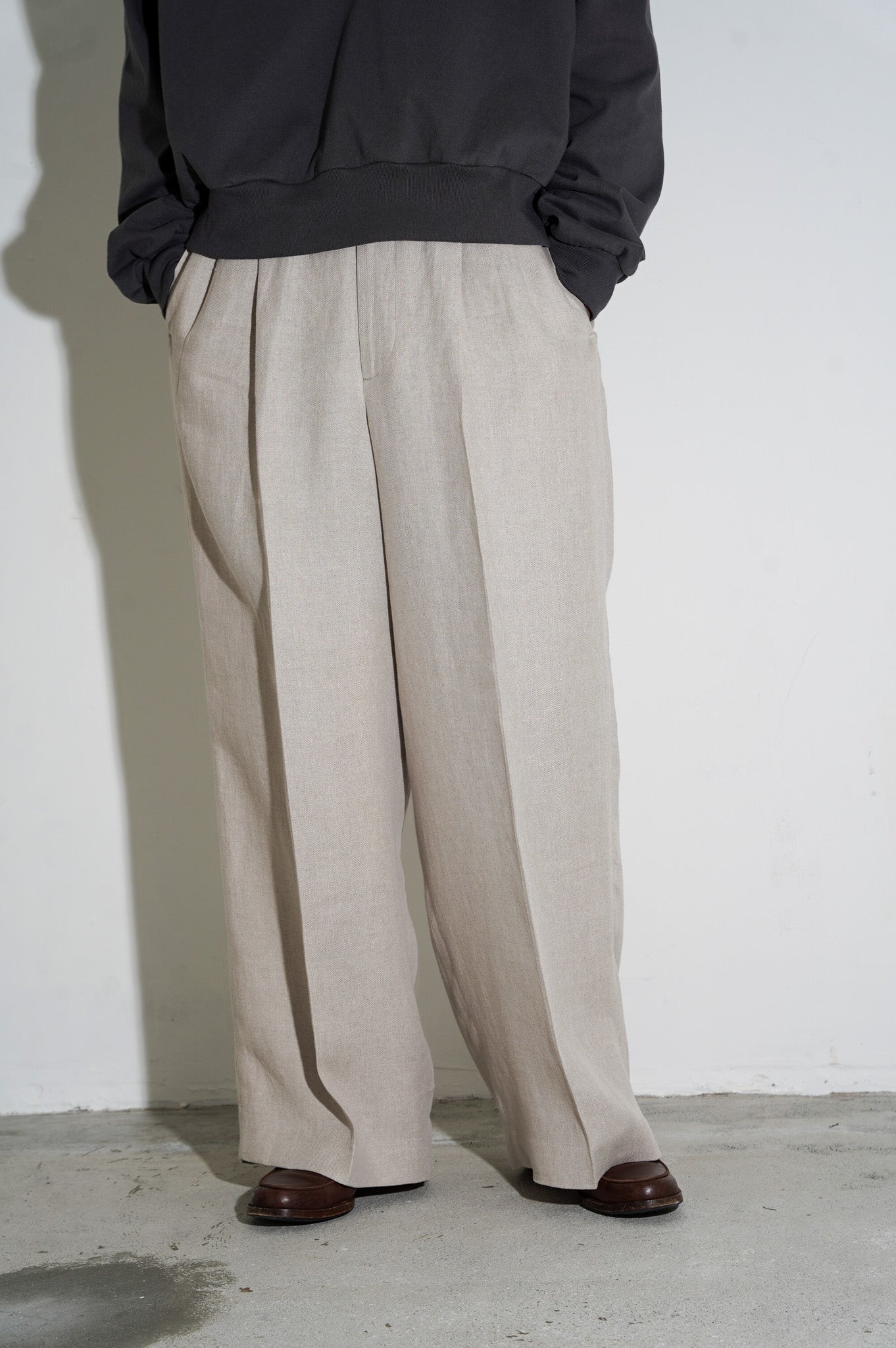 REVERBERATE "TACKED TROUSERS" [ECRU]