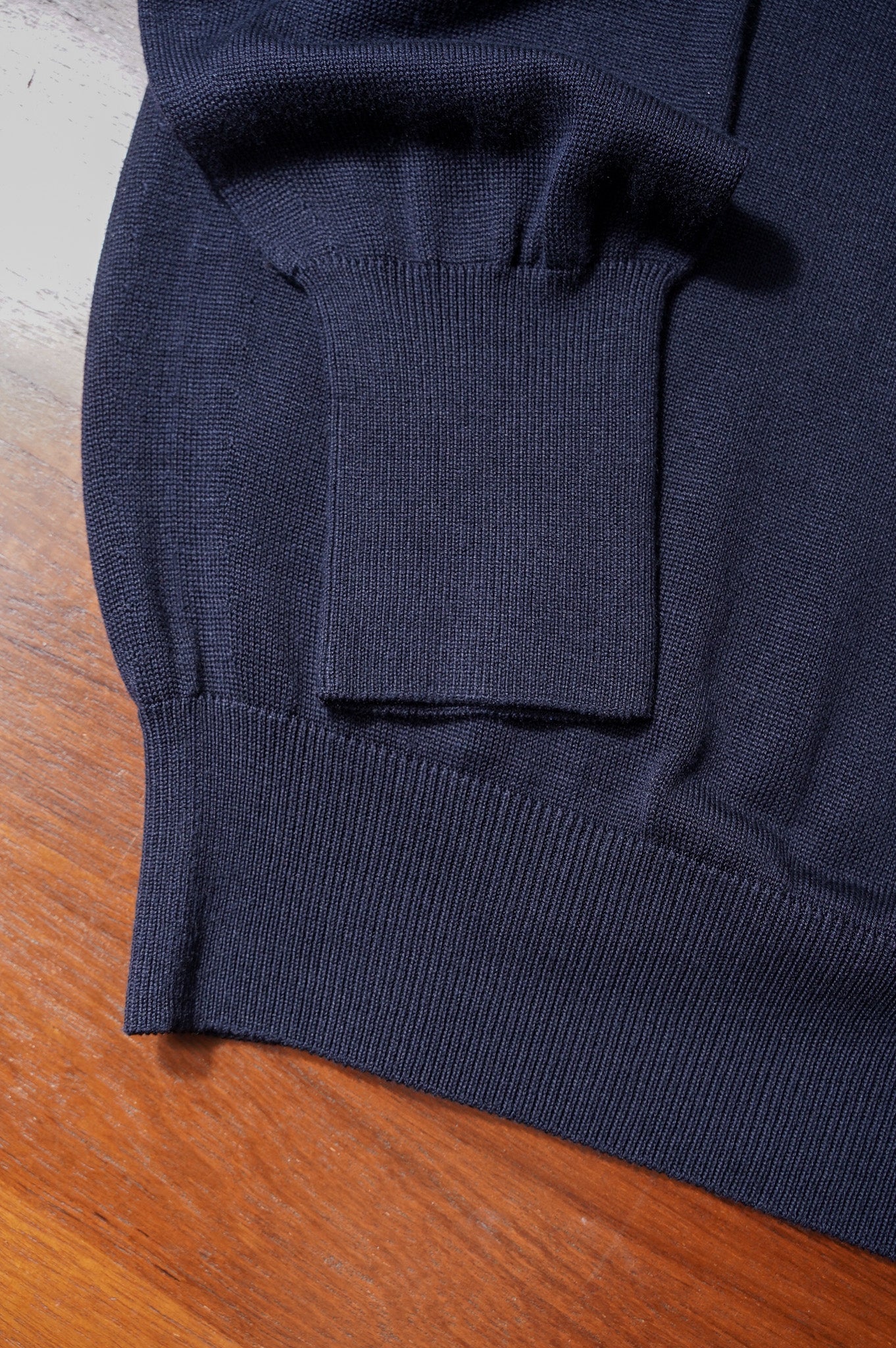 Olde H & daughter "SILK PLANE STICH CREW NECK" [MID NIGHT]