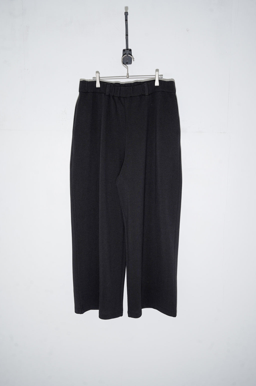 REVERBERATE "TRACK PANTS" [BLACK]