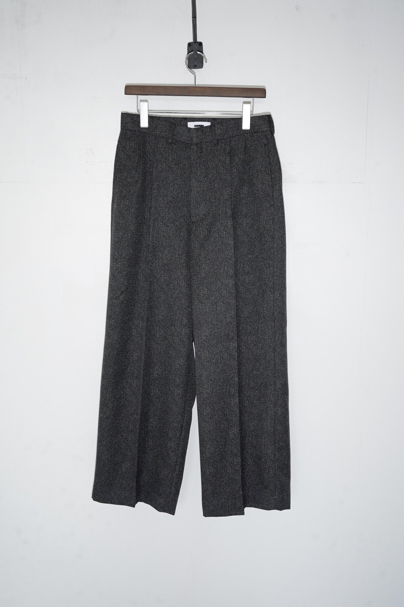 REVERBERATE "TACKED TROUSERS" [BLACK]