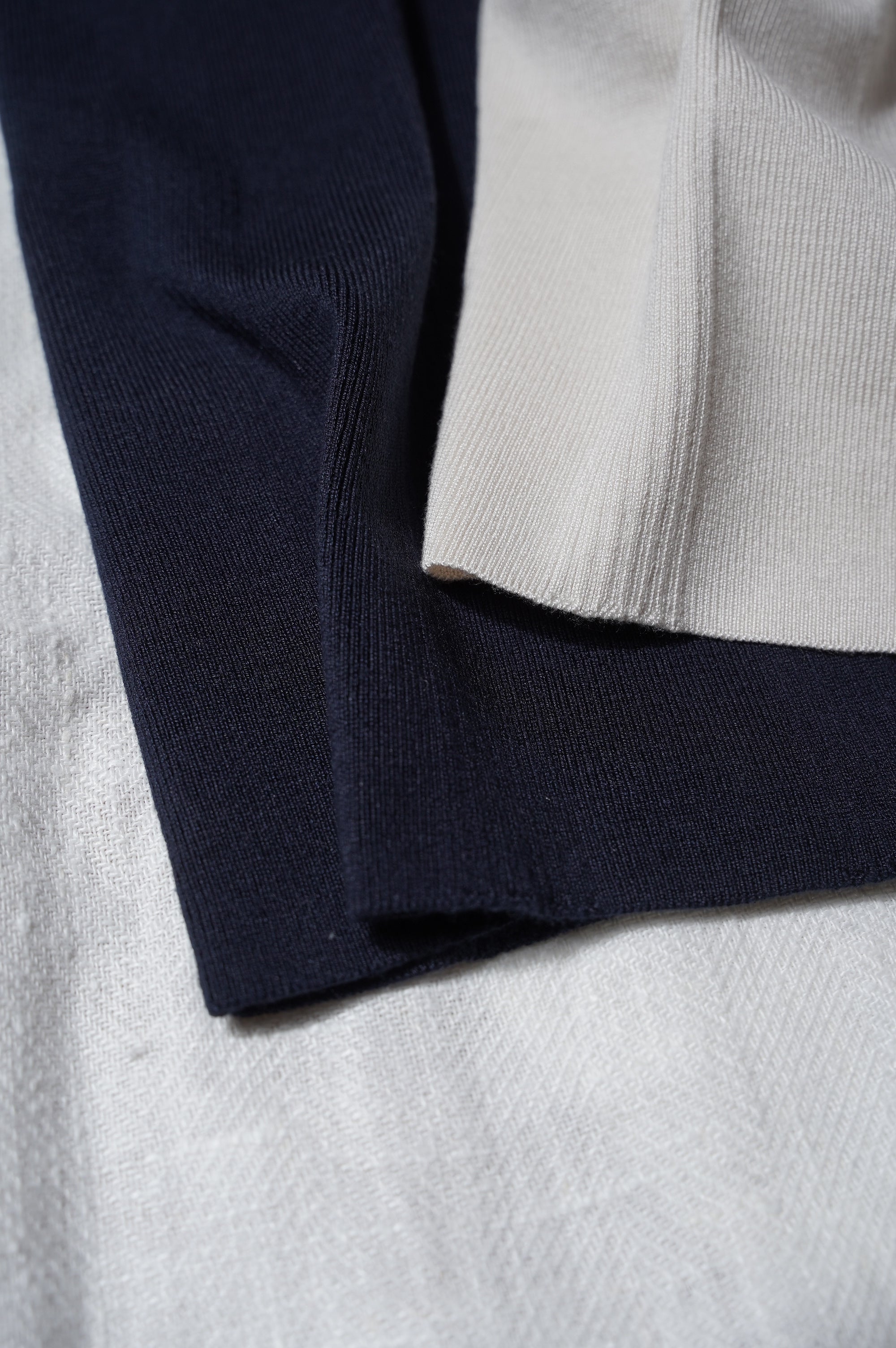 MEIAS "FINE GAUGE SILK TANK TOP" [IVORY]