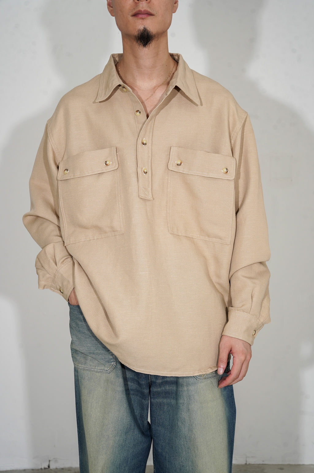 YE OLDE AND NEWMAN -RANDONNEUR- "ANORAKS PULLOVER SHIRT" [SUEDE BEIGE]