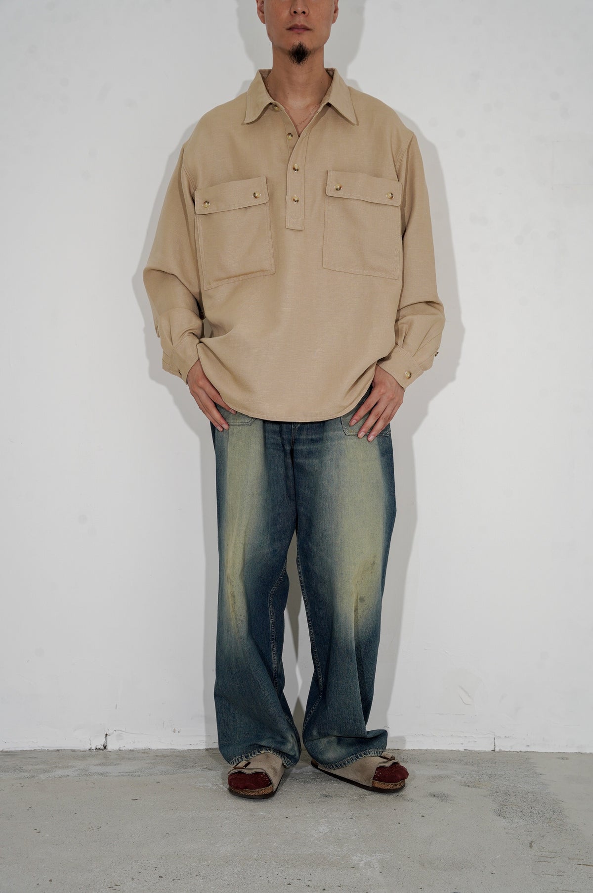 YE OLDE AND NEWMAN -RANDONNEUR- "ANORAKS PULLOVER SHIRT" [SUEDE BEIGE]
