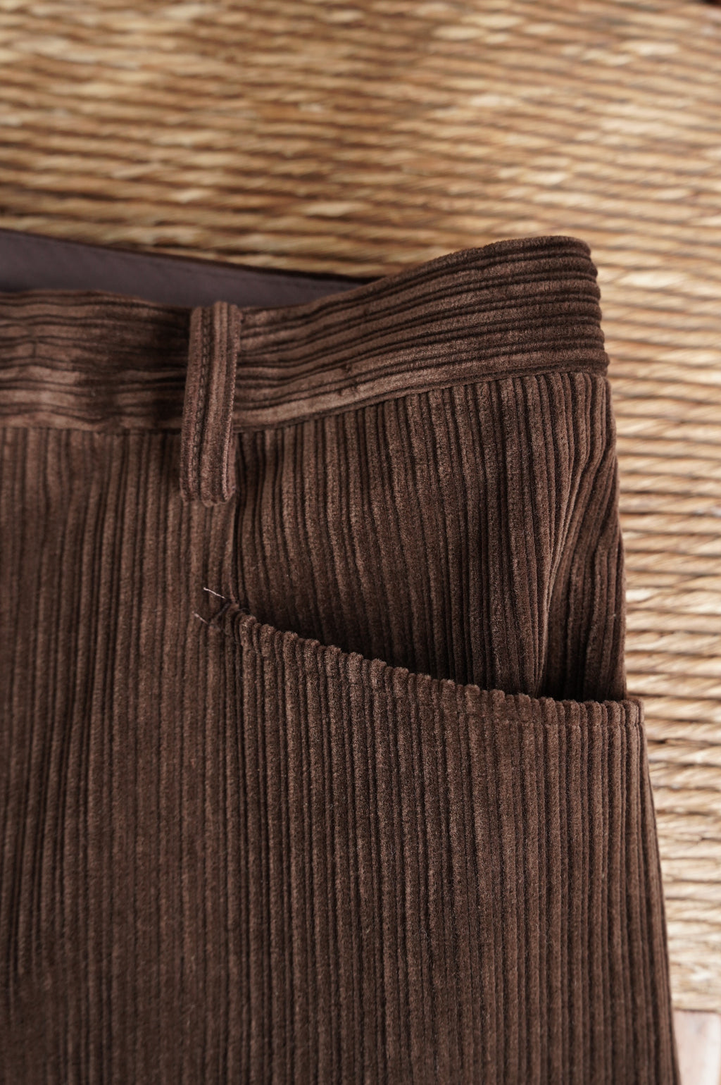 BISOWN "MIXED-WALE CORDUROY NOTUCK SLACKS" [BROWN]
